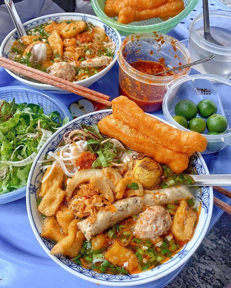 mai mai 1 tinh yeu voi 'bun rieu top mo moc gion' day u u nuc tieng khu pho co - anh 11