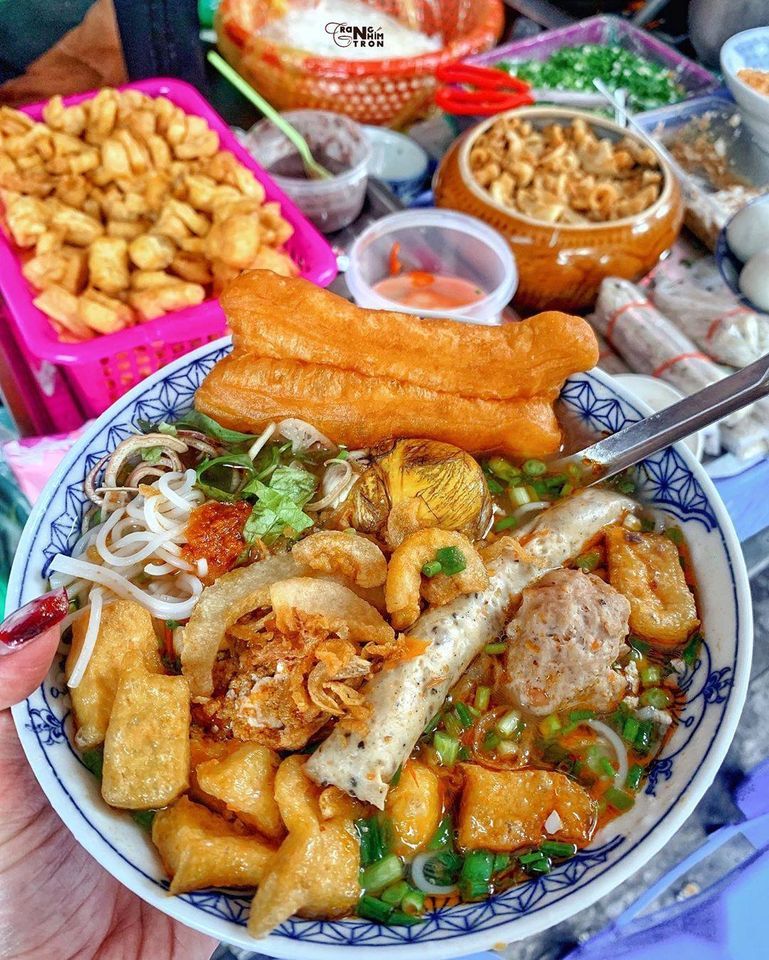 mai mai 1 tinh yeu voi 'bun rieu top mo moc gion' day u u nuc tieng khu pho co - anh 9