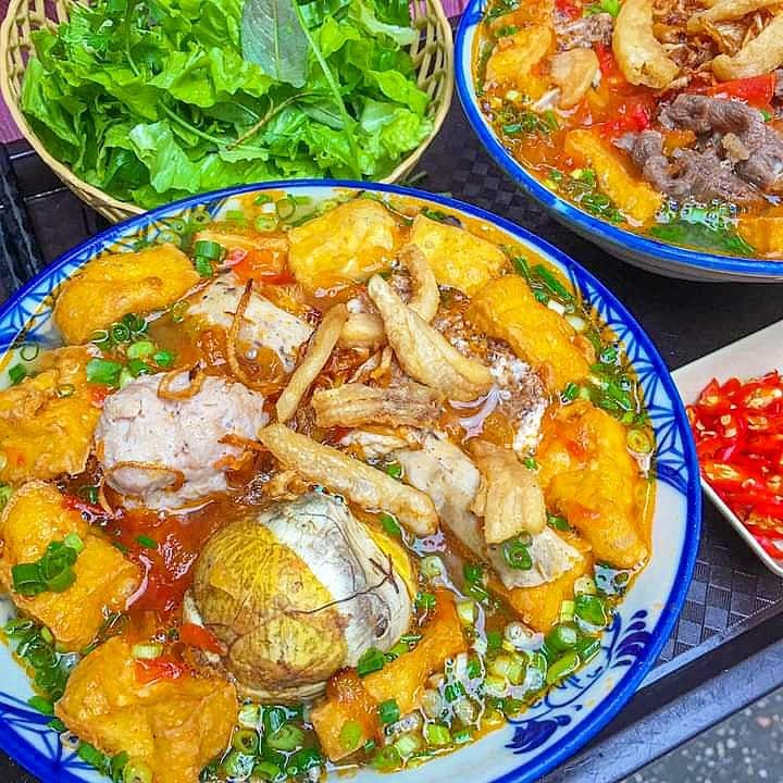 mai mai 1 tinh yeu voi 'bun rieu top mo moc gion' day u u nuc tieng khu pho co - anh 8