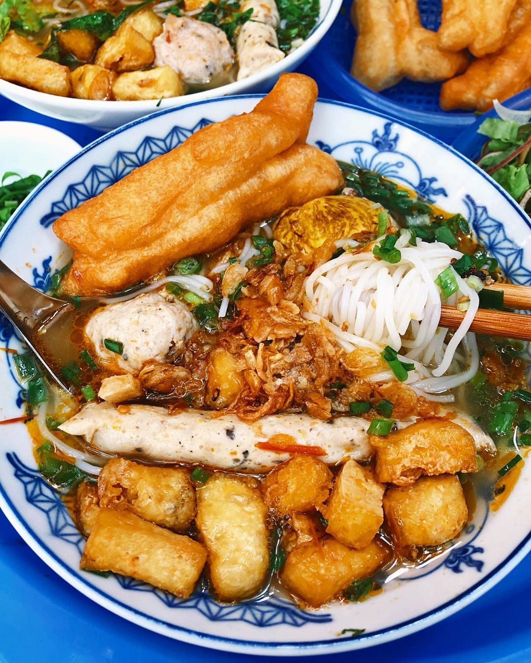 mai mai 1 tinh yeu voi 'bun rieu top mo moc gion' day u u nuc tieng khu pho co - anh 23