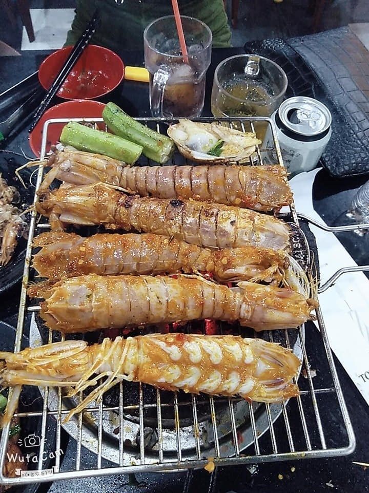 Ăn no ná thở tại '8 quán Buffet bình dân' ngập tràn hải sản tươi rói ở Sài Gòn - ảnh 4 an no na tho tai "8 quan buffet binh dan" ngap tran hai san tuoi roi o sai gon - anh 4