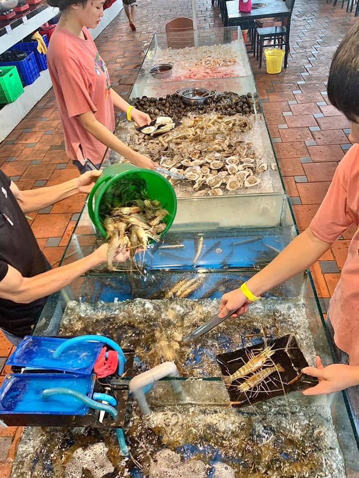 Ăn no ná thở tại '8 quán Buffet bình dân' ngập tràn hải sản tươi rói ở Sài Gòn - ảnh 5 an no na tho tai "8 quan buffet binh dan" ngap tran hai san tuoi roi o sai gon - anh 5