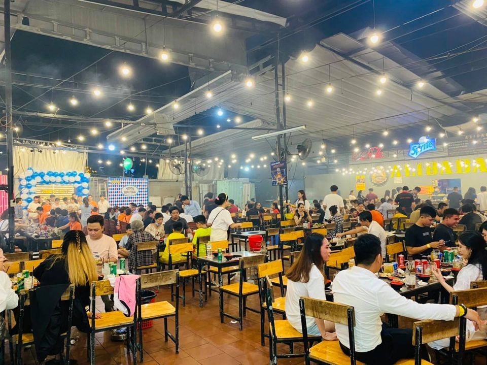 Ăn no ná thở tại '8 quán Buffet bình dân' ngập tràn hải sản tươi rói ở Sài Gòn - ảnh 28 an no na tho tai "8 quan buffet binh dan" ngap tran hai san tuoi roi o sai gon - anh 28