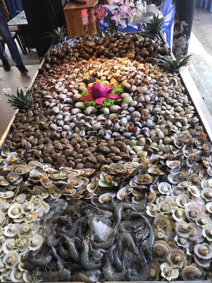 Ăn no ná thở tại '8 quán Buffet bình dân' ngập tràn hải sản tươi rói ở Sài Gòn - ảnh 2 an no na tho tai "8 quan buffet binh dan" ngap tran hai san tuoi roi o sai gon - anh 2