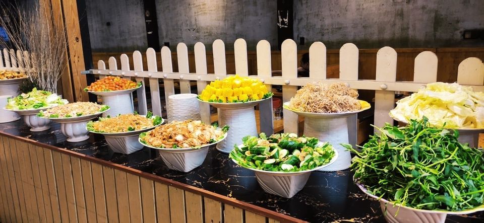 Ăn no ná thở tại '8 quán Buffet bình dân' ngập tràn hải sản tươi rói ở Sài Gòn - ảnh 18 an no na tho tai "8 quan buffet binh dan" ngap tran hai san tuoi roi o sai gon - anh 18