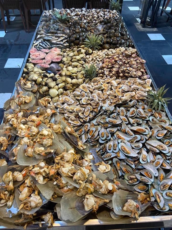 Ăn no ná thở tại '8 quán Buffet bình dân' ngập tràn hải sản tươi rói ở Sài Gòn - ảnh 1 an no na tho tai "8 quan buffet binh dan" ngap tran hai san tuoi roi o sai gon - anh 1