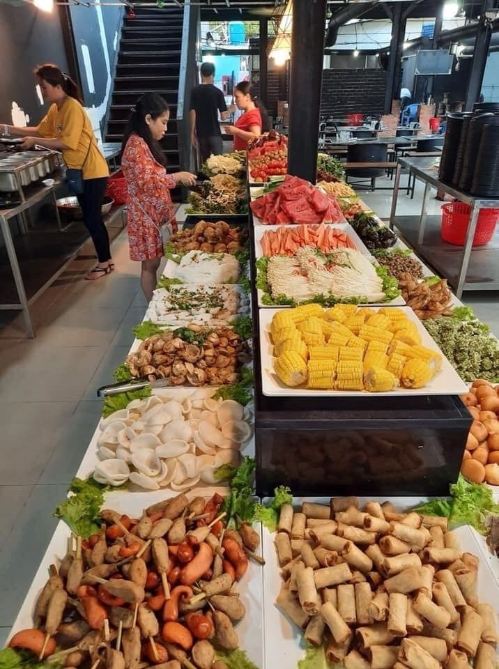 Ăn no ná thở tại '8 quán Buffet bình dân' ngập tràn hải sản tươi rói ở Sài Gòn - ảnh 3 an no na tho tai "8 quan buffet binh dan" ngap tran hai san tuoi roi o sai gon - anh 3