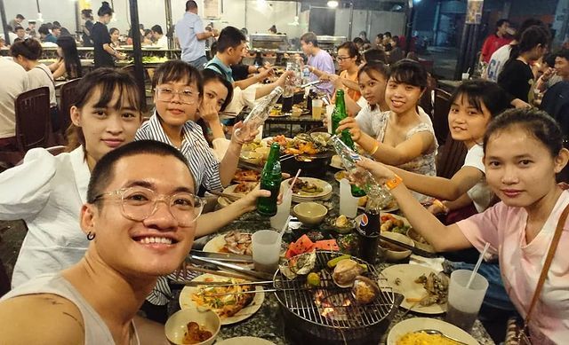 Ăn no ná thở tại '8 quán Buffet bình dân' ngập tràn hải sản tươi rói ở Sài Gòn - ảnh 33 an no na tho tai "8 quan buffet binh dan" ngap tran hai san tuoi roi o sai gon - anh 33