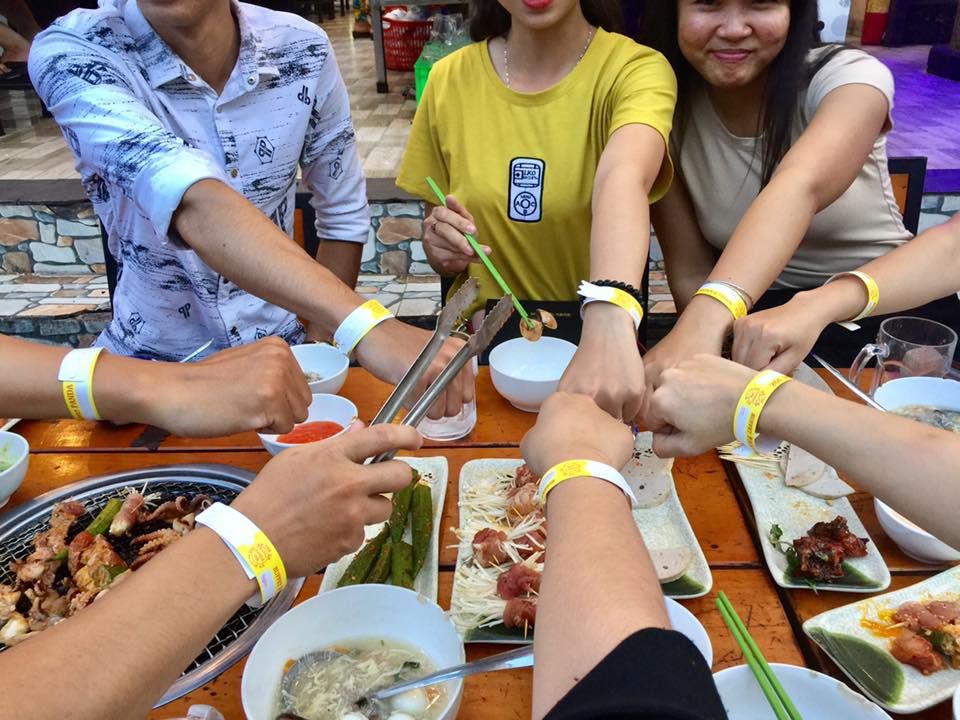 Ăn no ná thở tại '8 quán Buffet bình dân' ngập tràn hải sản tươi rói ở Sài Gòn - ảnh 24 an no na tho tai "8 quan buffet binh dan" ngap tran hai san tuoi roi o sai gon - anh 24