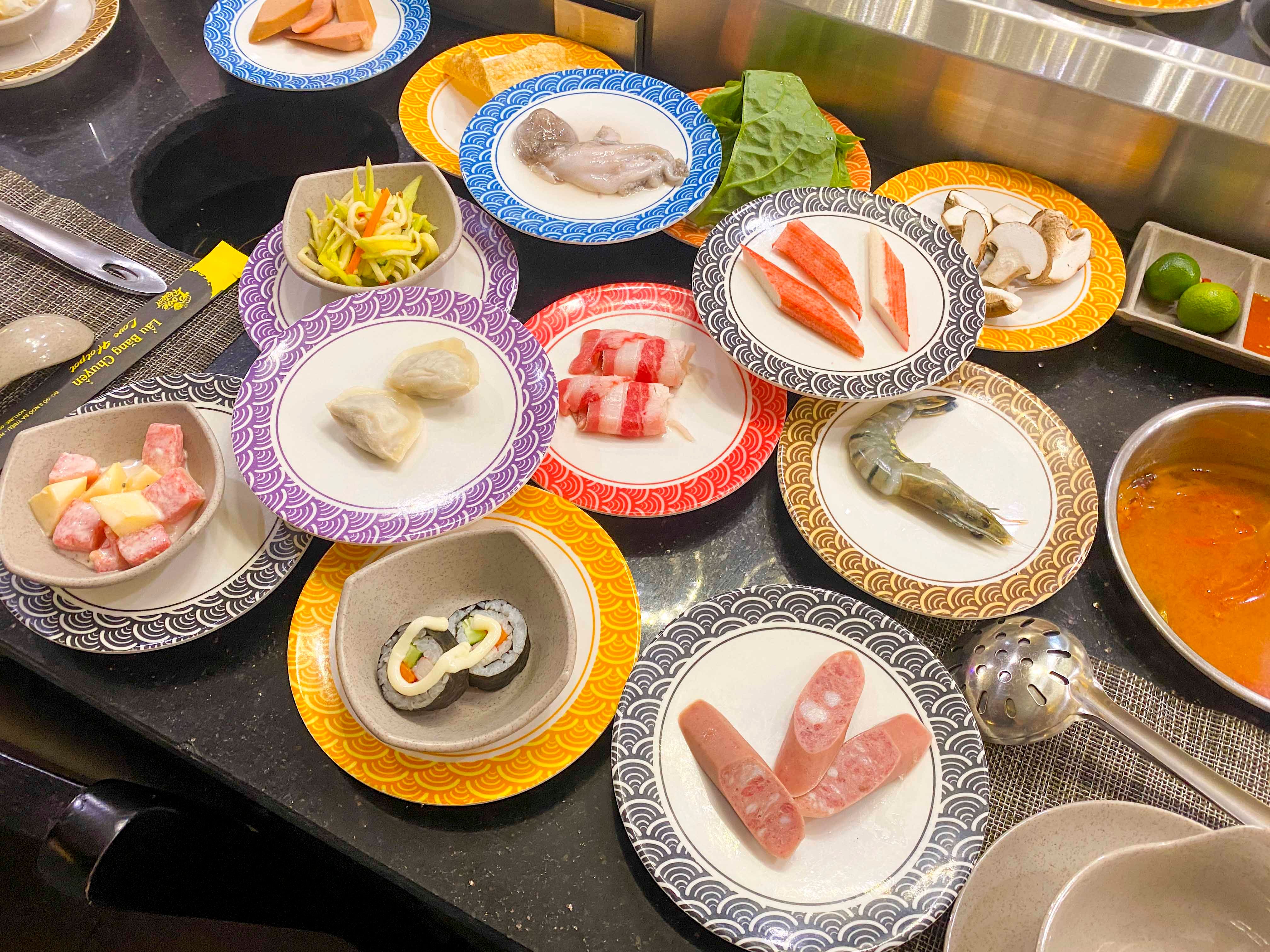 Không lăn không về với lẩu băng chuyền giá chưa đến 200k phố Bà Triệu - ảnh 16 khong lan khong ve voi lau bang chuyen gia chua den 200k pho ba trieu - anh 16