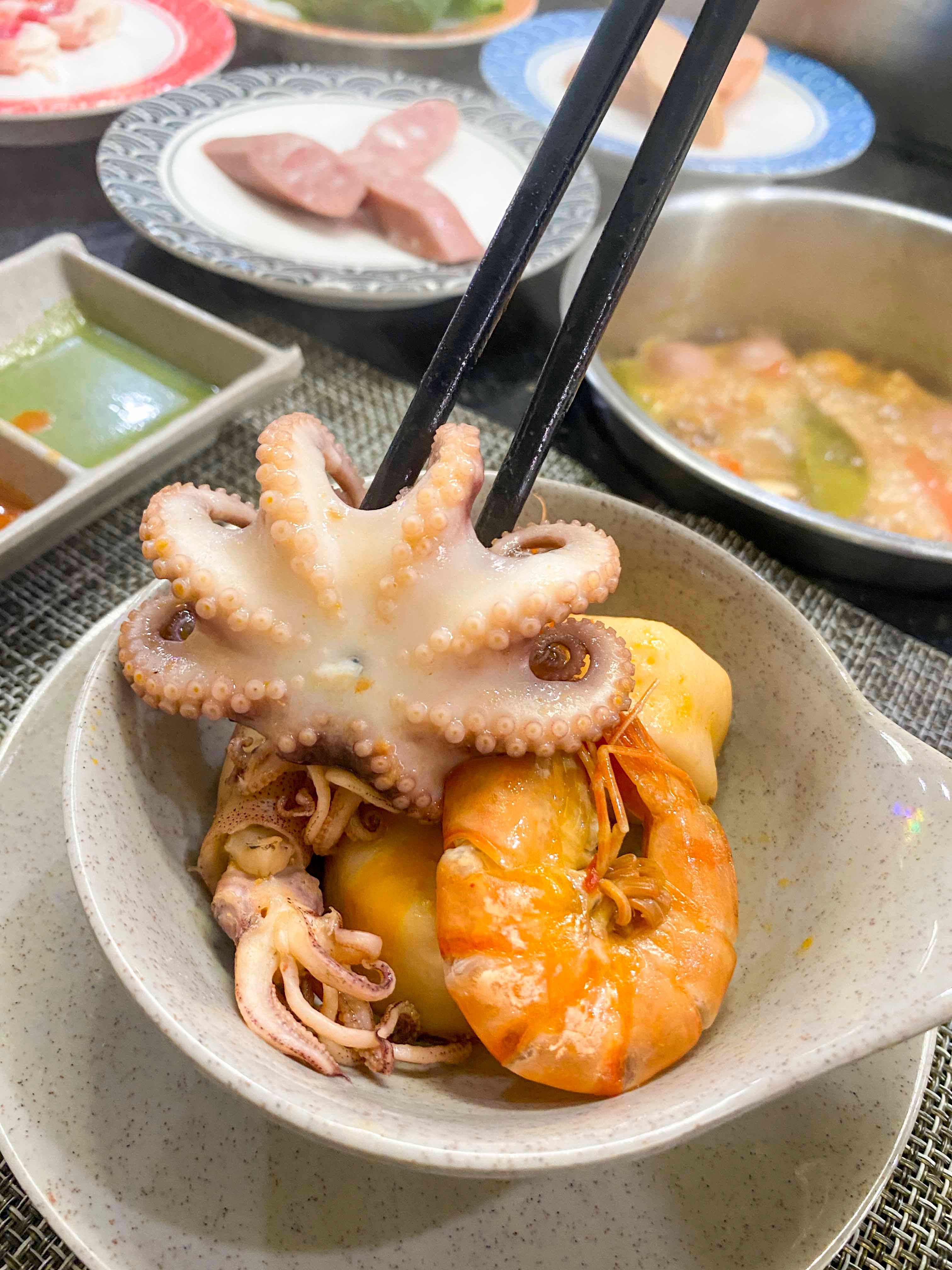 Không lăn không về với lẩu băng chuyền giá chưa đến 200k phố Bà Triệu - ảnh 40 khong lan khong ve voi lau bang chuyen gia chua den 200k pho ba trieu - anh 40