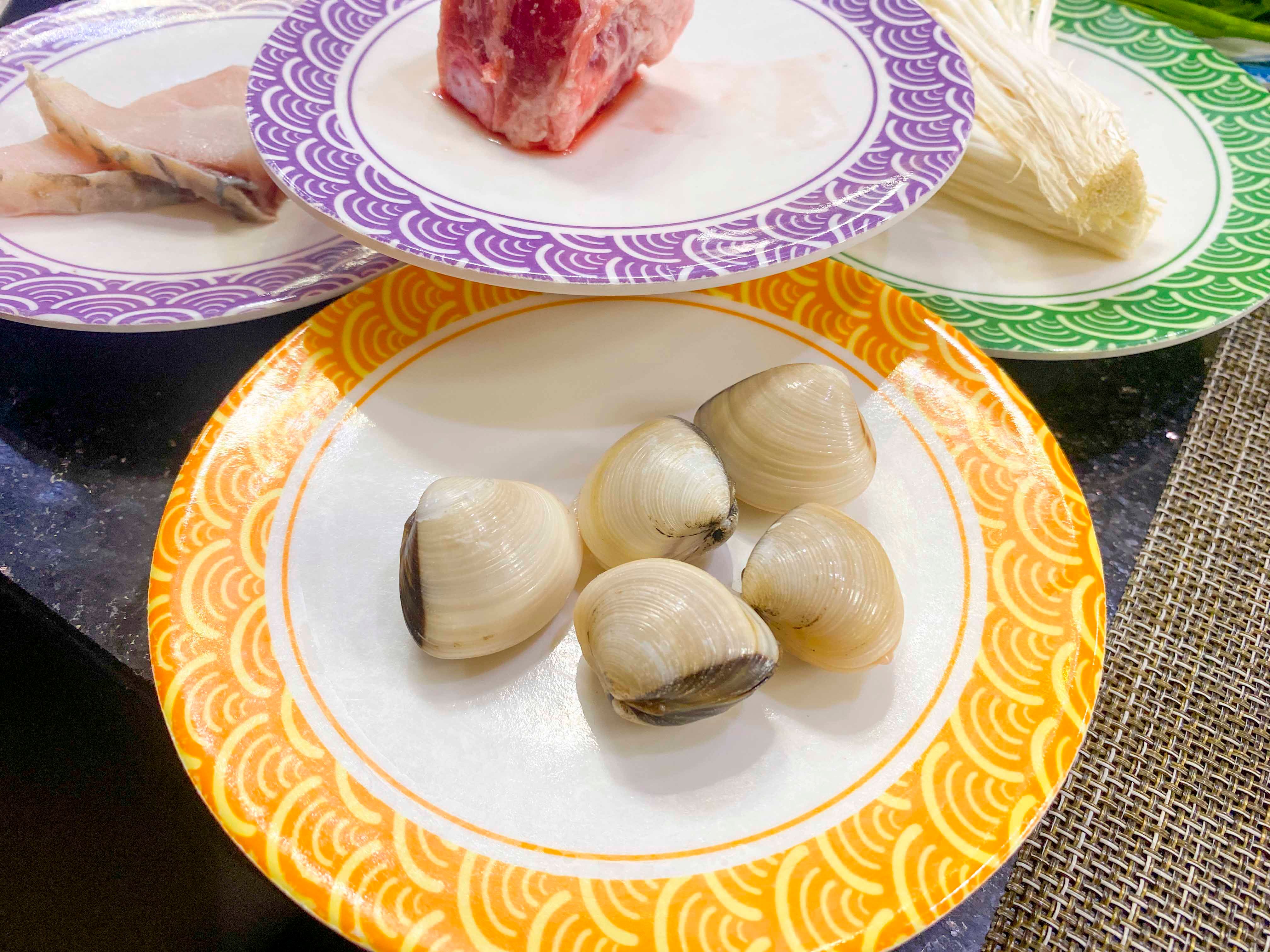 Không lăn không về với lẩu băng chuyền giá chưa đến 200k phố Bà Triệu - ảnh 24 khong lan khong ve voi lau bang chuyen gia chua den 200k pho ba trieu - anh 24