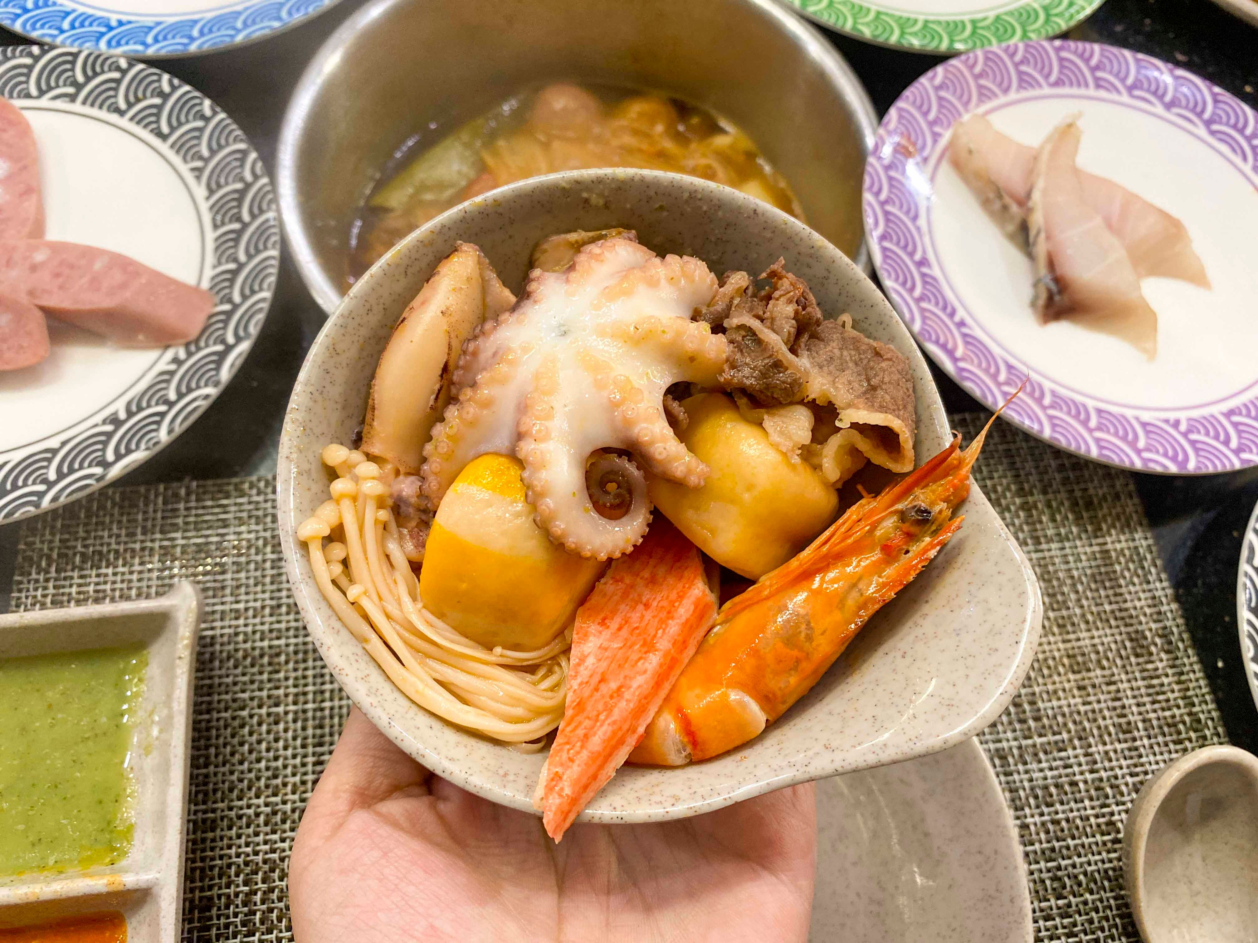 Không lăn không về với lẩu băng chuyền giá chưa đến 200k phố Bà Triệu - ảnh 48 khong lan khong ve voi lau bang chuyen gia chua den 200k pho ba trieu - anh 48