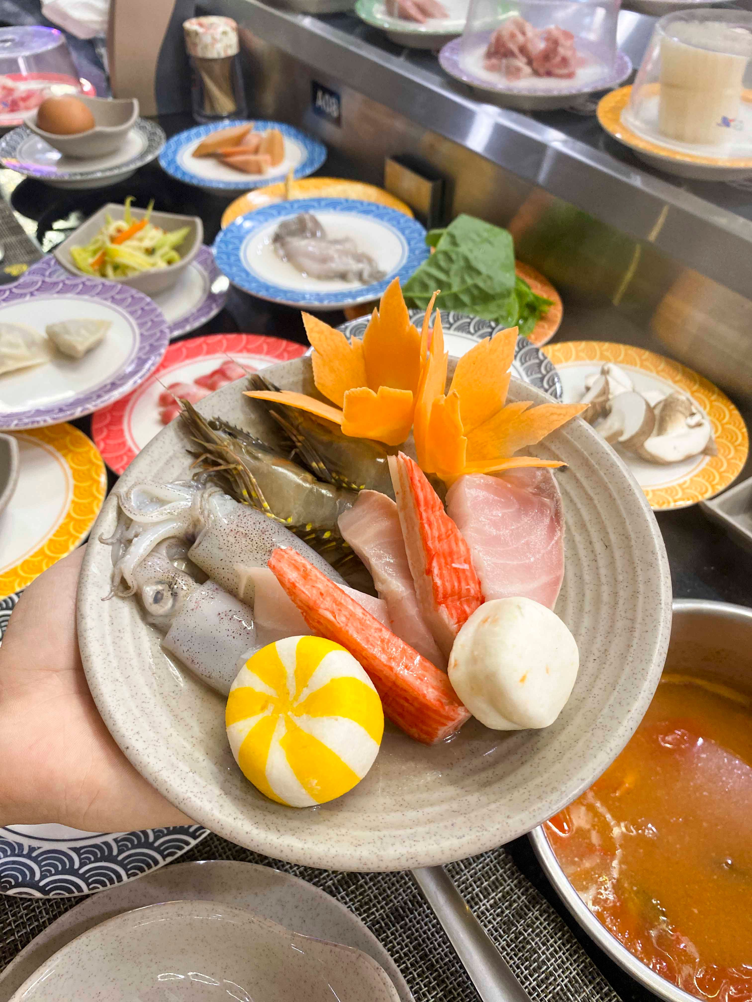 Không lăn không về với lẩu băng chuyền giá chưa đến 200k phố Bà Triệu - ảnh 13 khong lan khong ve voi lau bang chuyen gia chua den 200k pho ba trieu - anh 13