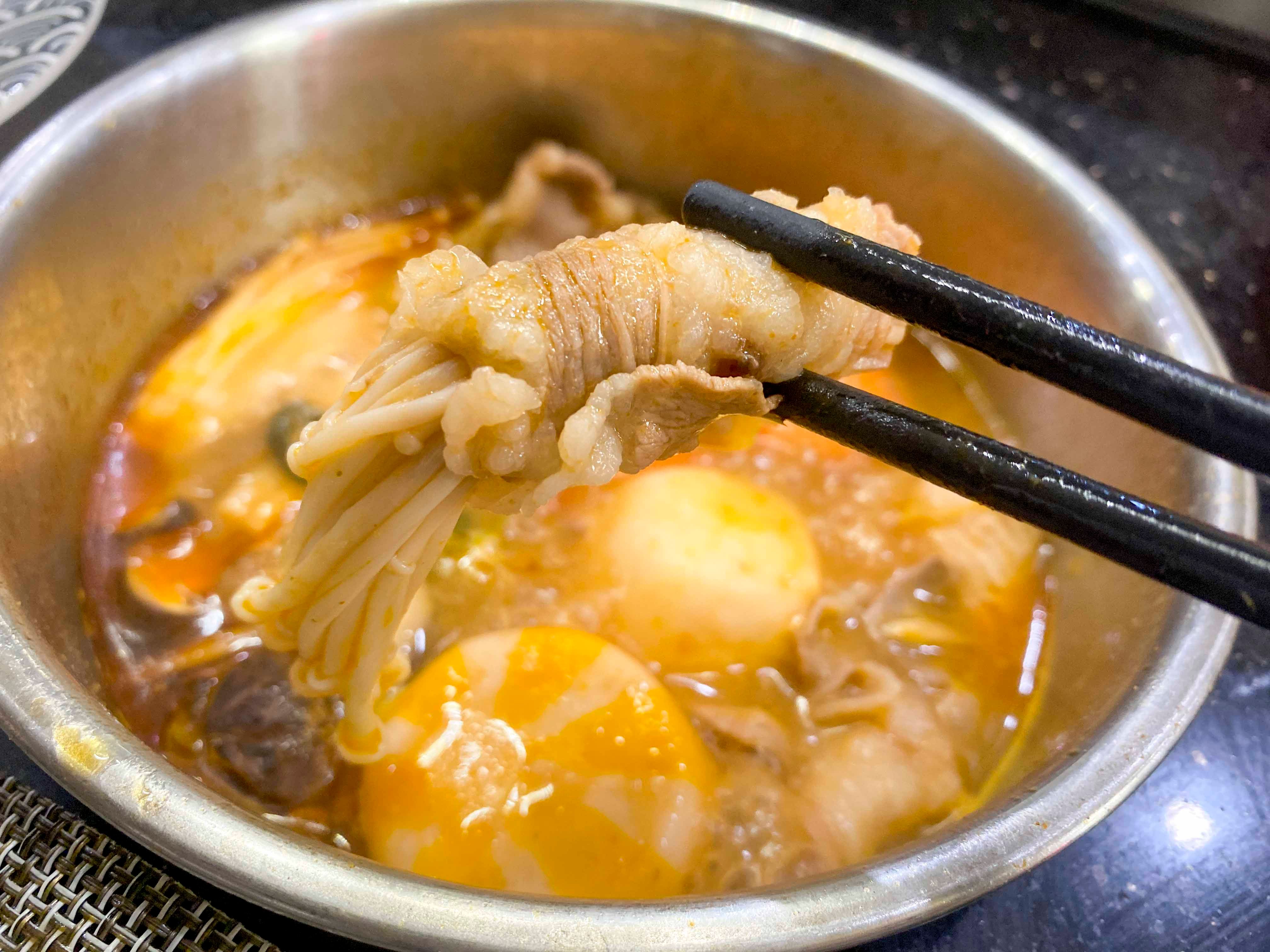 Không lăn không về với lẩu băng chuyền giá chưa đến 200k phố Bà Triệu - ảnh 36 khong lan khong ve voi lau bang chuyen gia chua den 200k pho ba trieu - anh 36