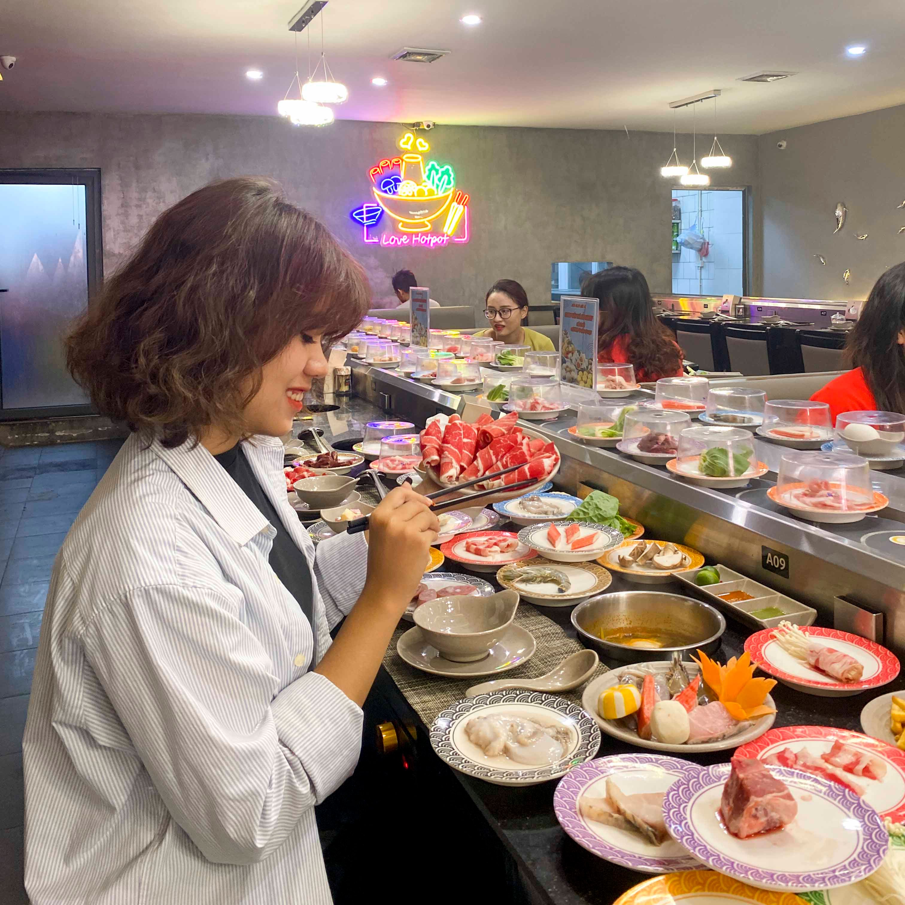 Không lăn không về với lẩu băng chuyền giá chưa đến 200k phố Bà Triệu - ảnh 7 khong lan khong ve voi lau bang chuyen gia chua den 200k pho ba trieu - anh 7