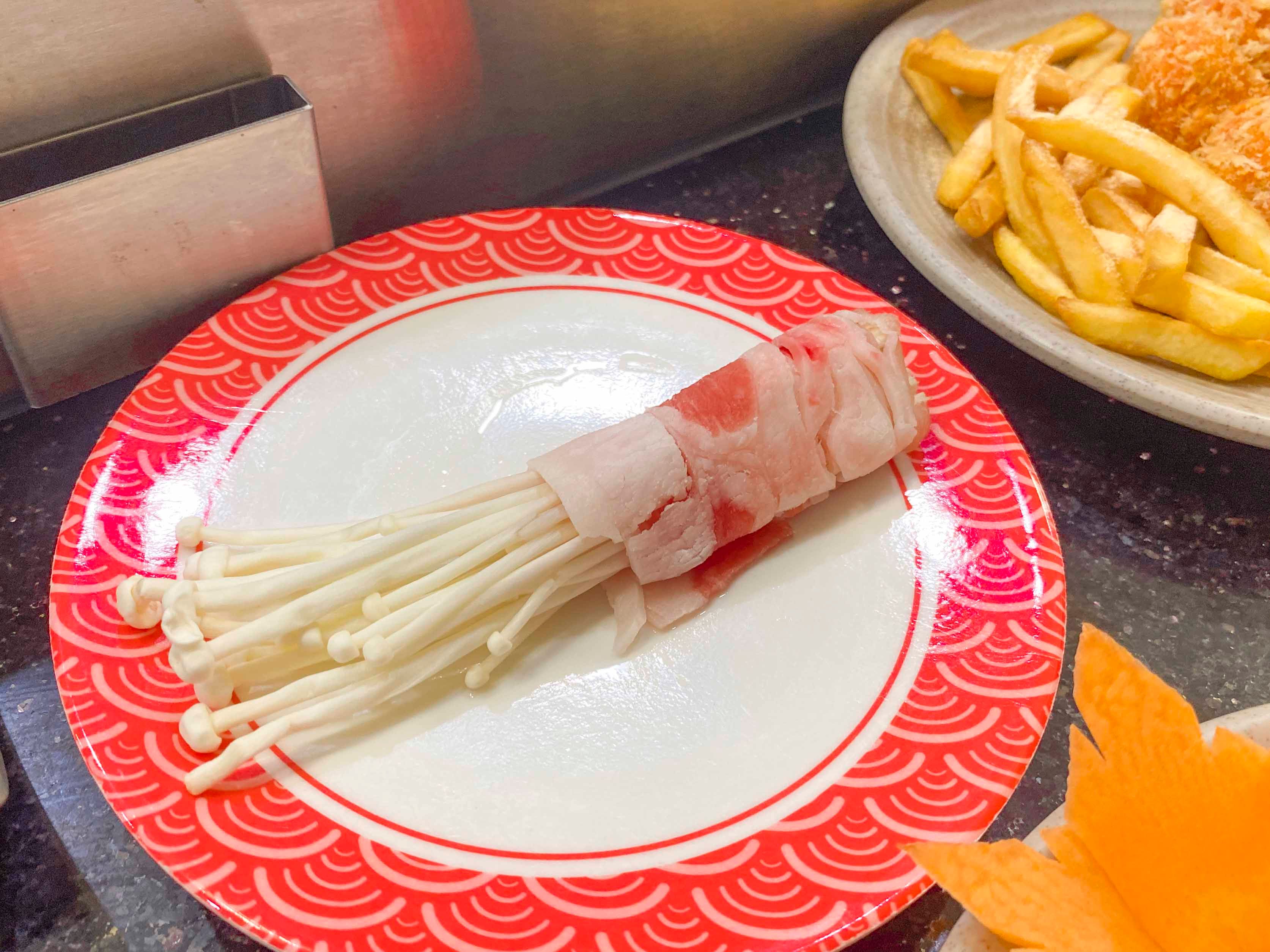 Không lăn không về với lẩu băng chuyền giá chưa đến 200k phố Bà Triệu - ảnh 18 khong lan khong ve voi lau bang chuyen gia chua den 200k pho ba trieu - anh 18