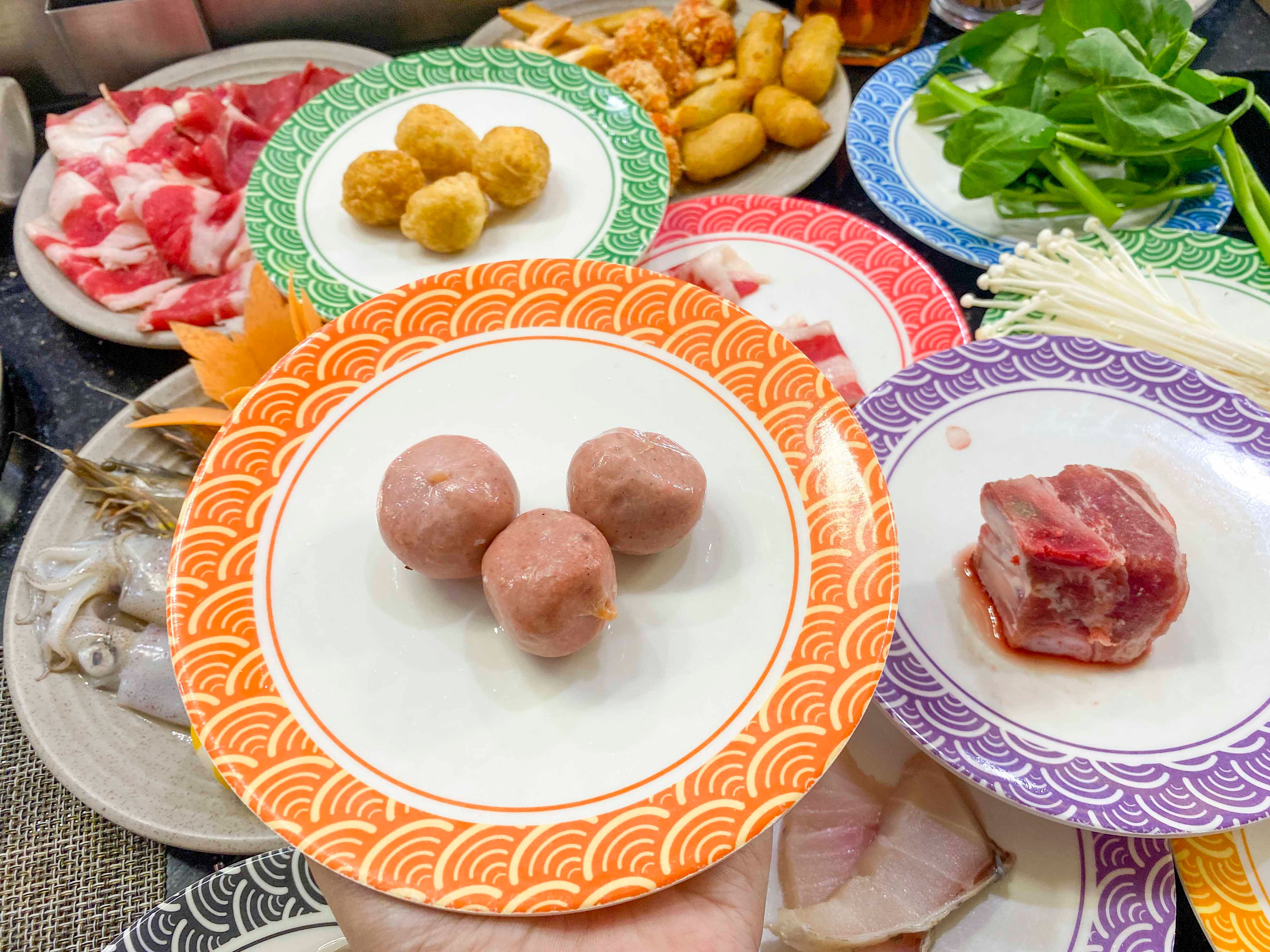 Không lăn không về với lẩu băng chuyền giá chưa đến 200k phố Bà Triệu - ảnh 27 khong lan khong ve voi lau bang chuyen gia chua den 200k pho ba trieu - anh 27