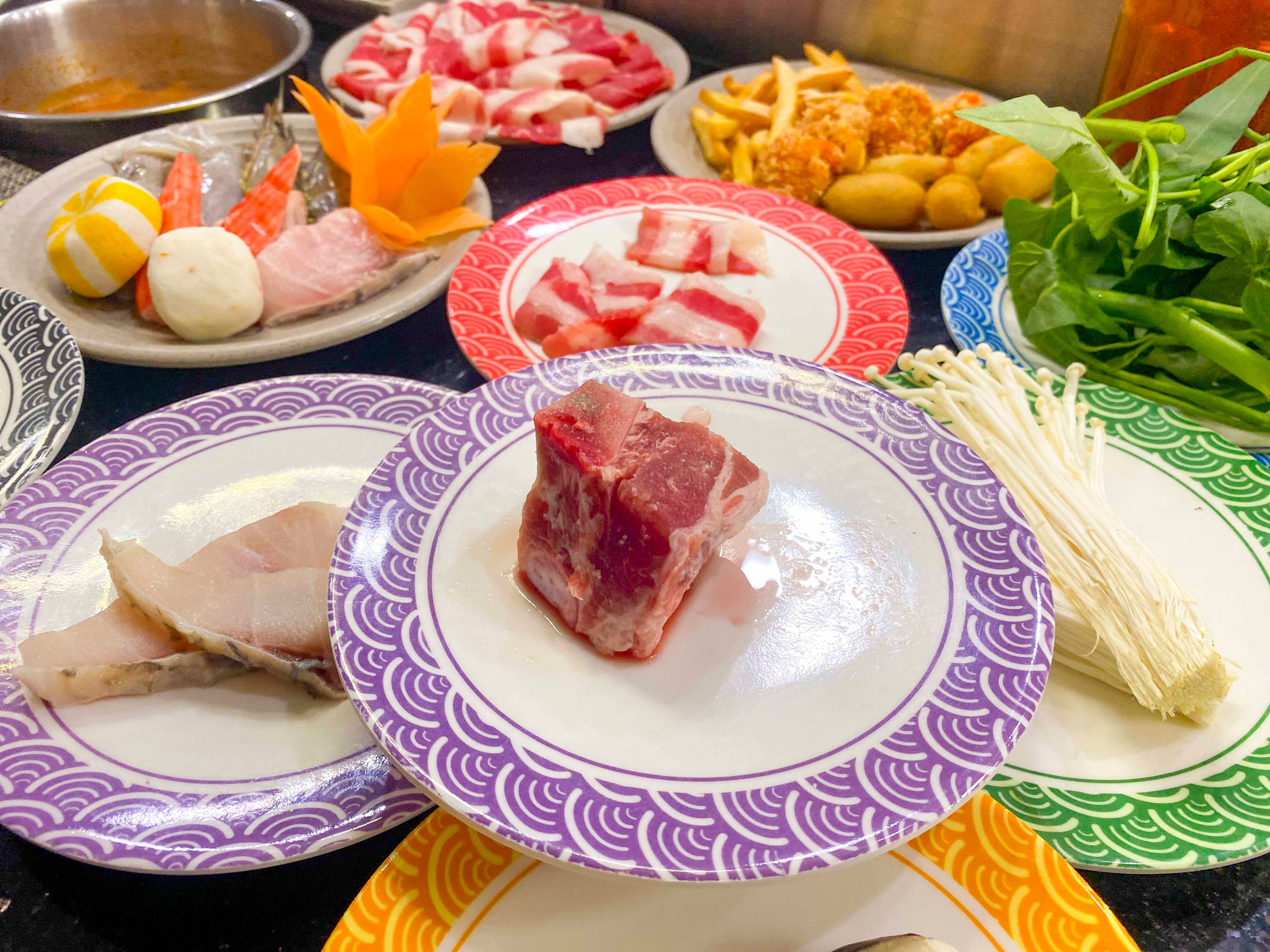 Không lăn không về với lẩu băng chuyền giá chưa đến 200k phố Bà Triệu - ảnh 19 khong lan khong ve voi lau bang chuyen gia chua den 200k pho ba trieu - anh 19