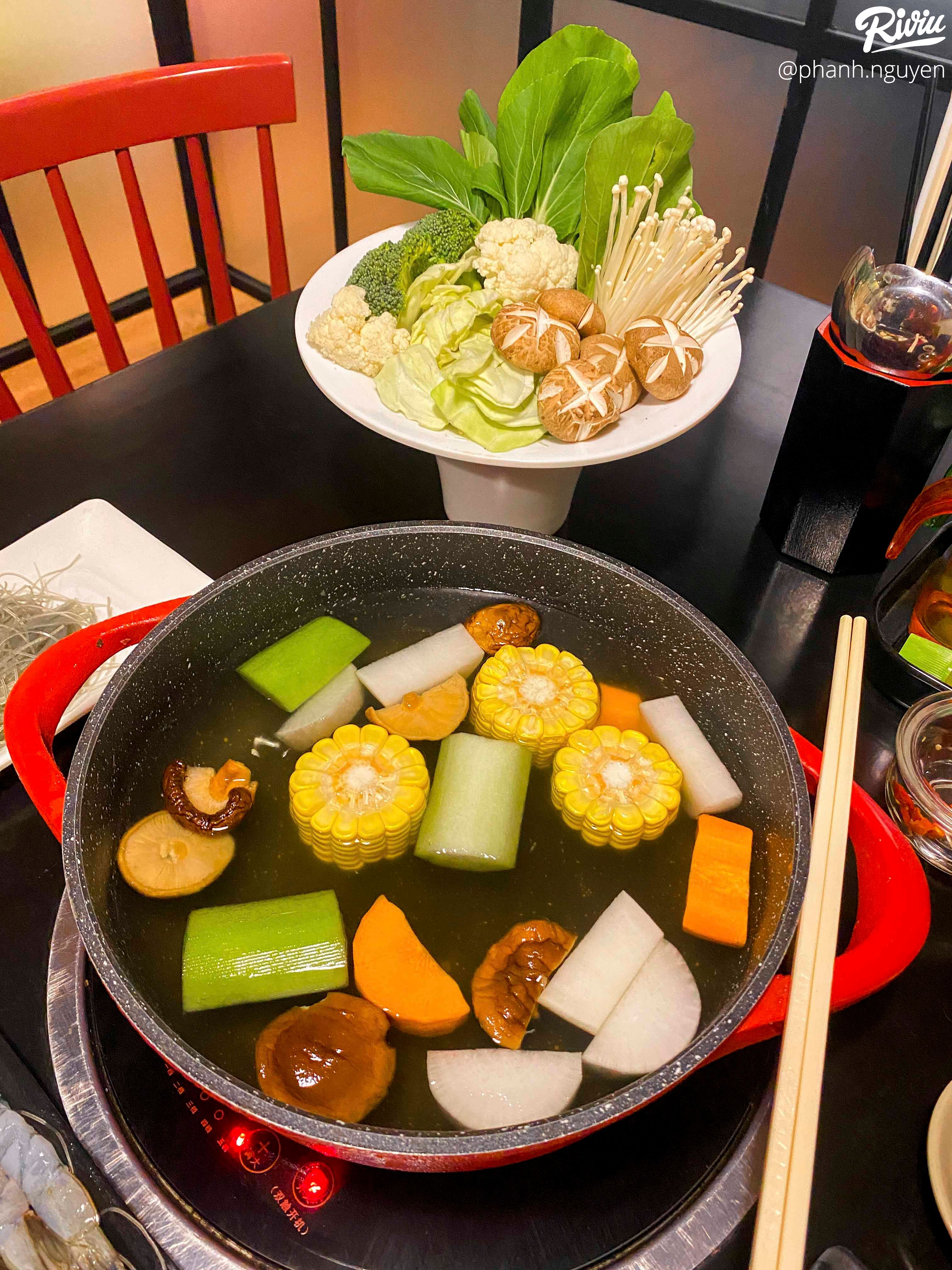 Lạ lạ nhà hàng có lẩu tôm sen đào ngon đáo để không phải nơi nào cũng có - ảnh 32 la la nha hang co lau tom sen dao ngon dao de khong phai noi nao cung co - anh 32