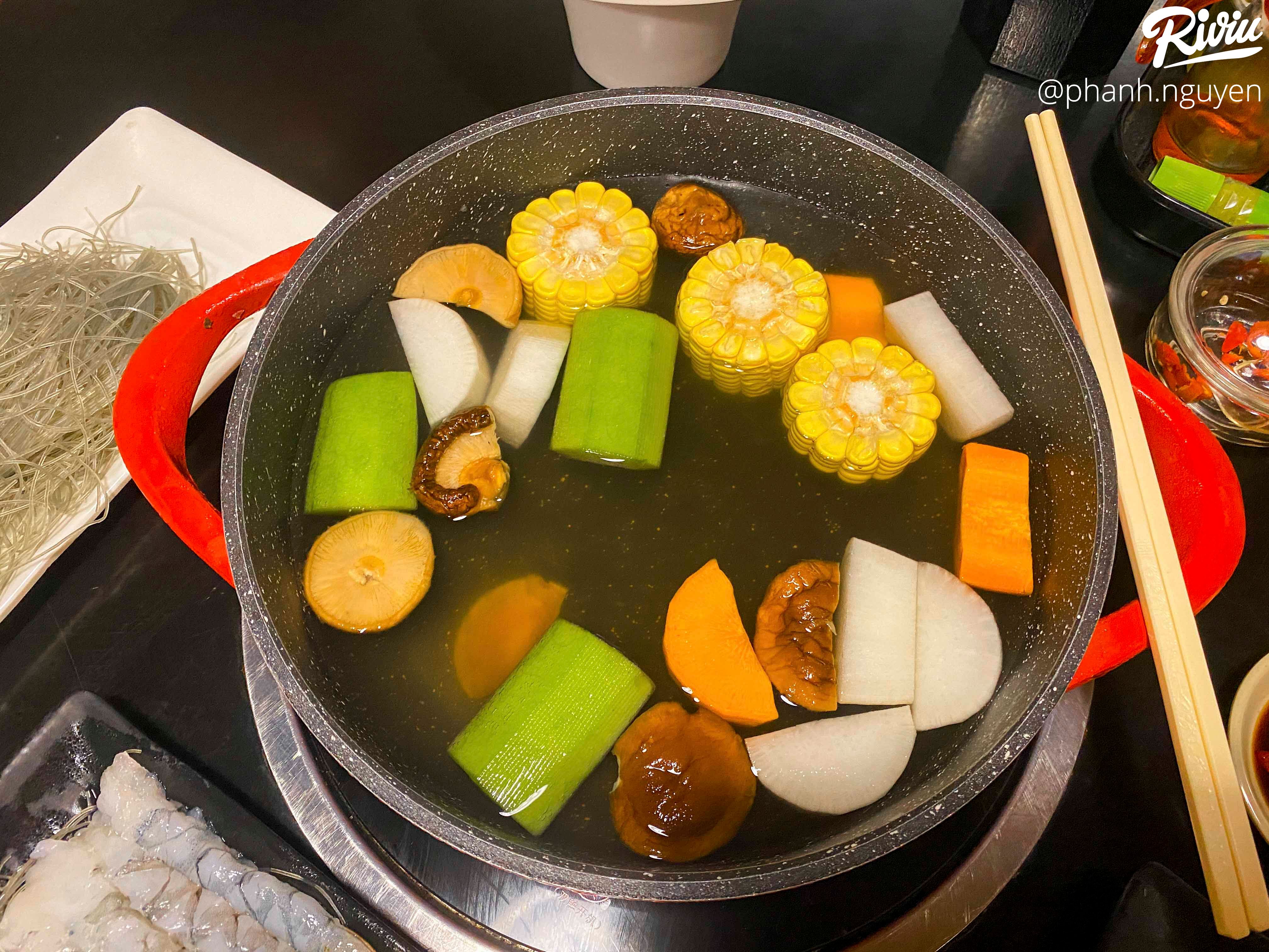 Lạ lạ nhà hàng có lẩu tôm sen đào ngon đáo để không phải nơi nào cũng có - ảnh 41 la la nha hang co lau tom sen dao ngon dao de khong phai noi nao cung co - anh 41