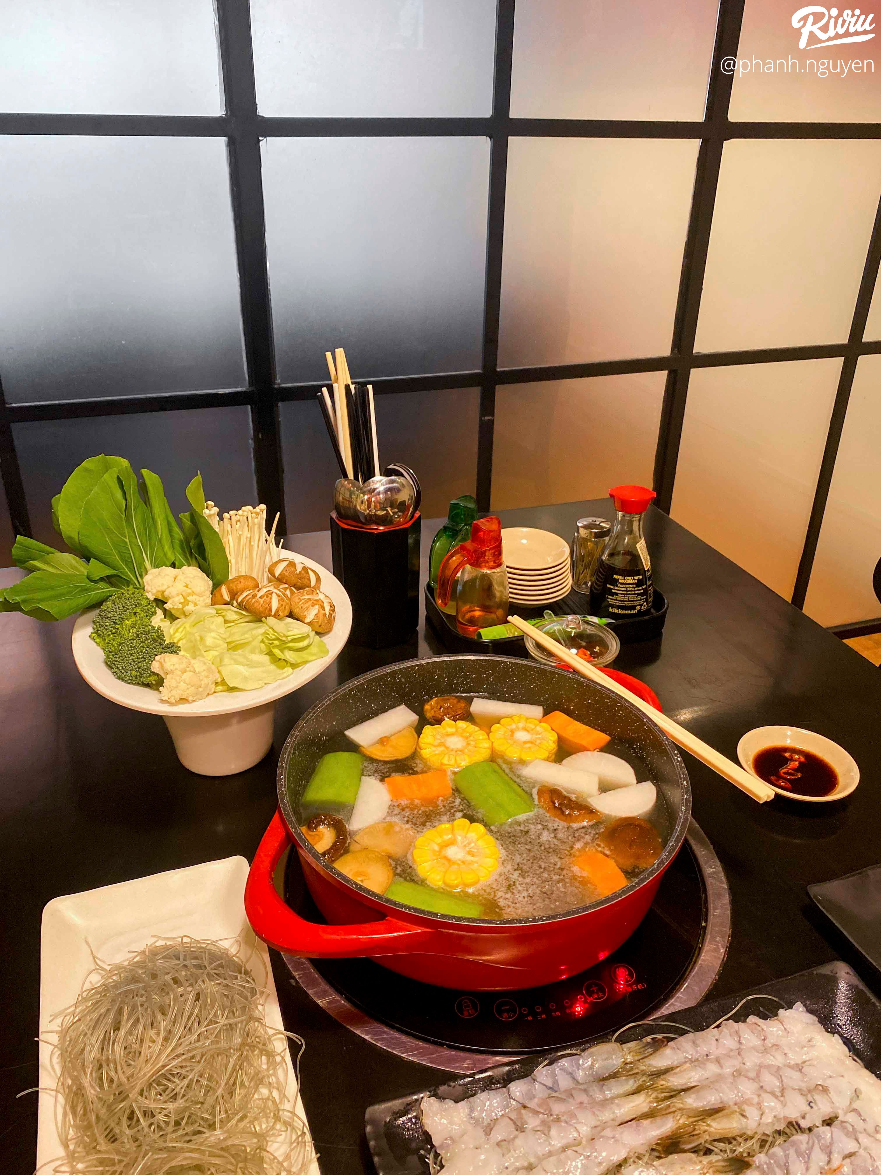 Lạ lạ nhà hàng có lẩu tôm sen đào ngon đáo để không phải nơi nào cũng có - ảnh 40 la la nha hang co lau tom sen dao ngon dao de khong phai noi nao cung co - anh 40