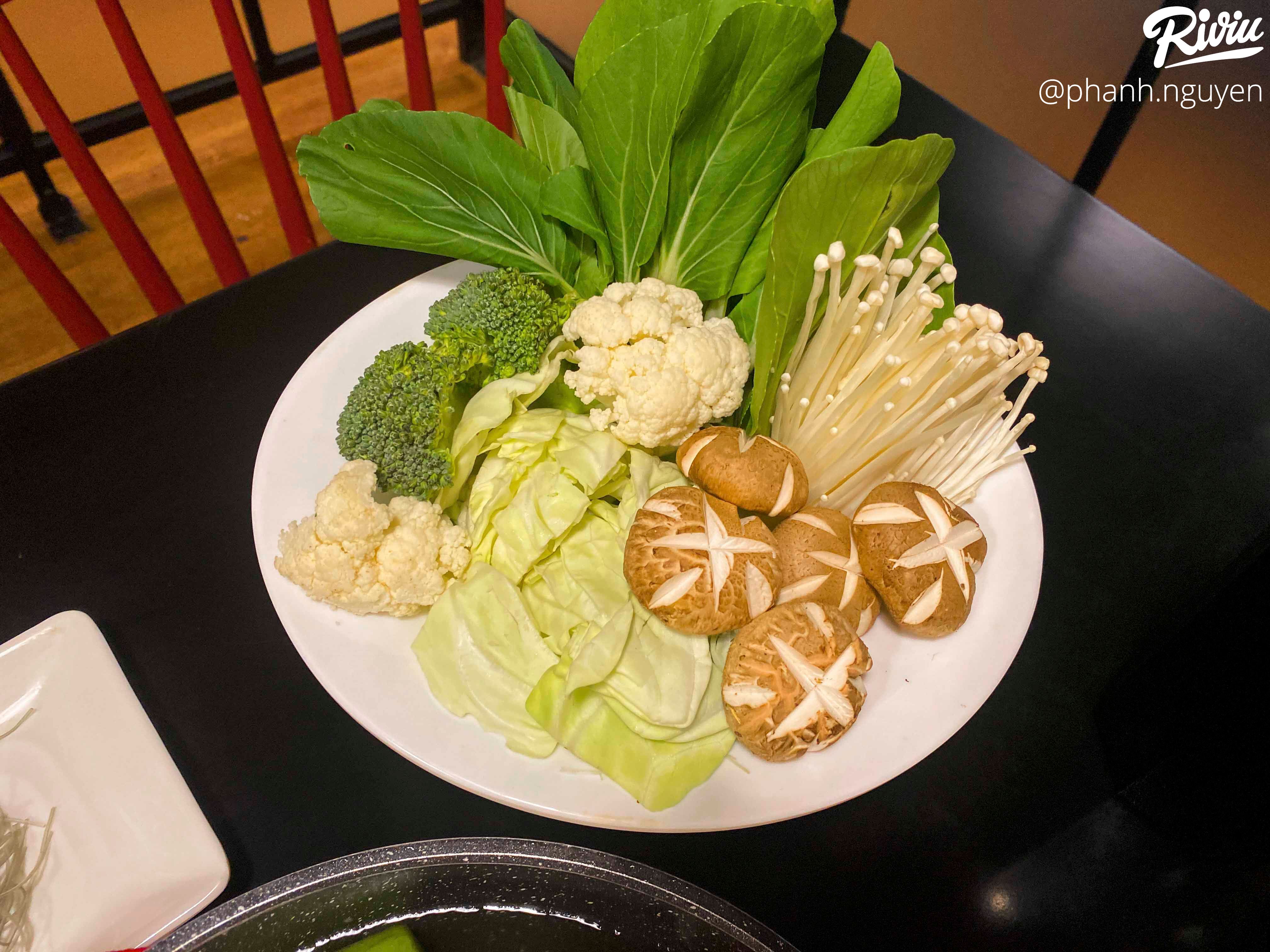 Lạ lạ nhà hàng có lẩu tôm sen đào ngon đáo để không phải nơi nào cũng có - ảnh 55 la la nha hang co lau tom sen dao ngon dao de khong phai noi nao cung co - anh 55