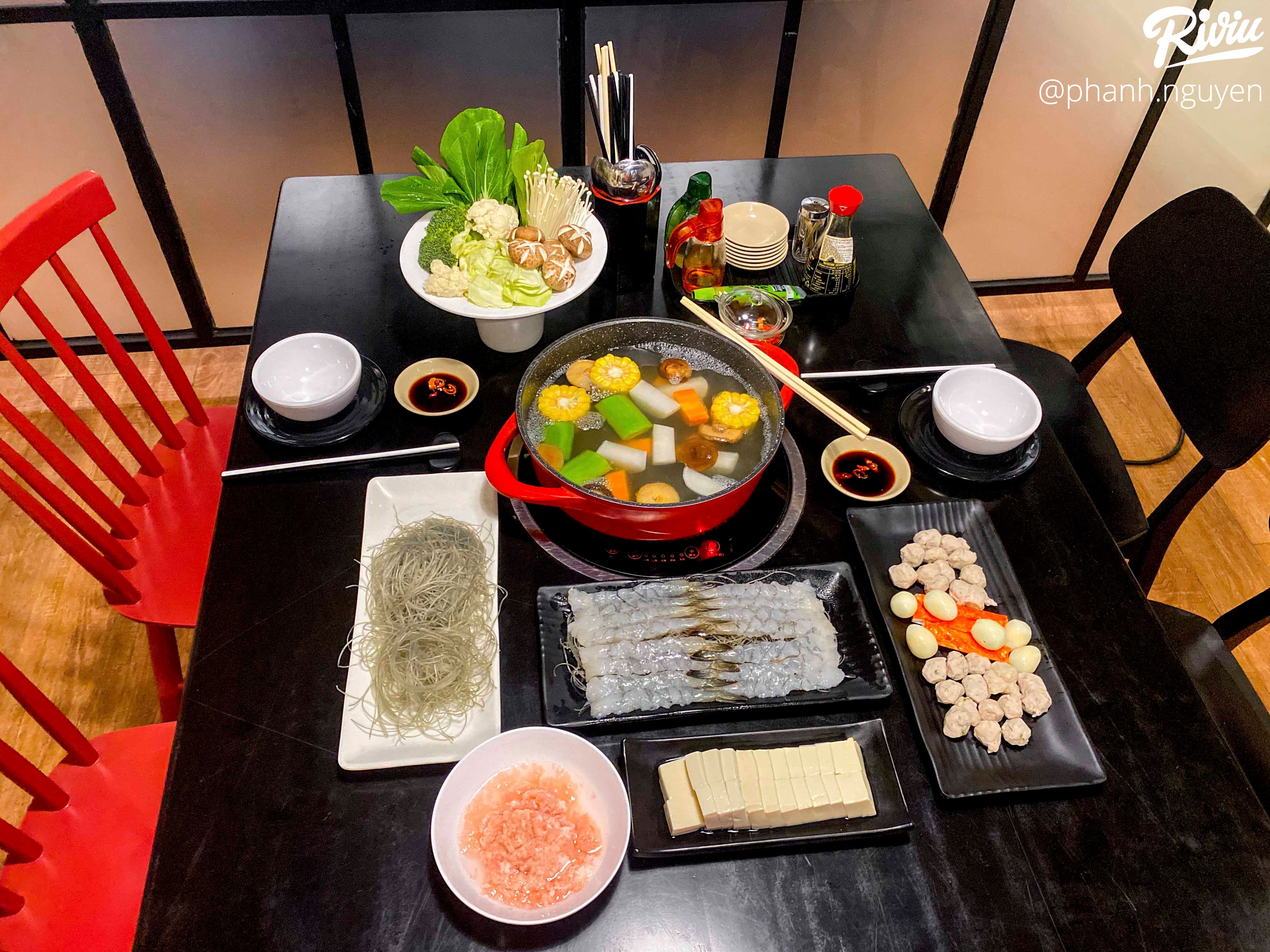 Lạ lạ nhà hàng có lẩu tôm sen đào ngon đáo để không phải nơi nào cũng có - ảnh 17 la la nha hang co lau tom sen dao ngon dao de khong phai noi nao cung co - anh 17