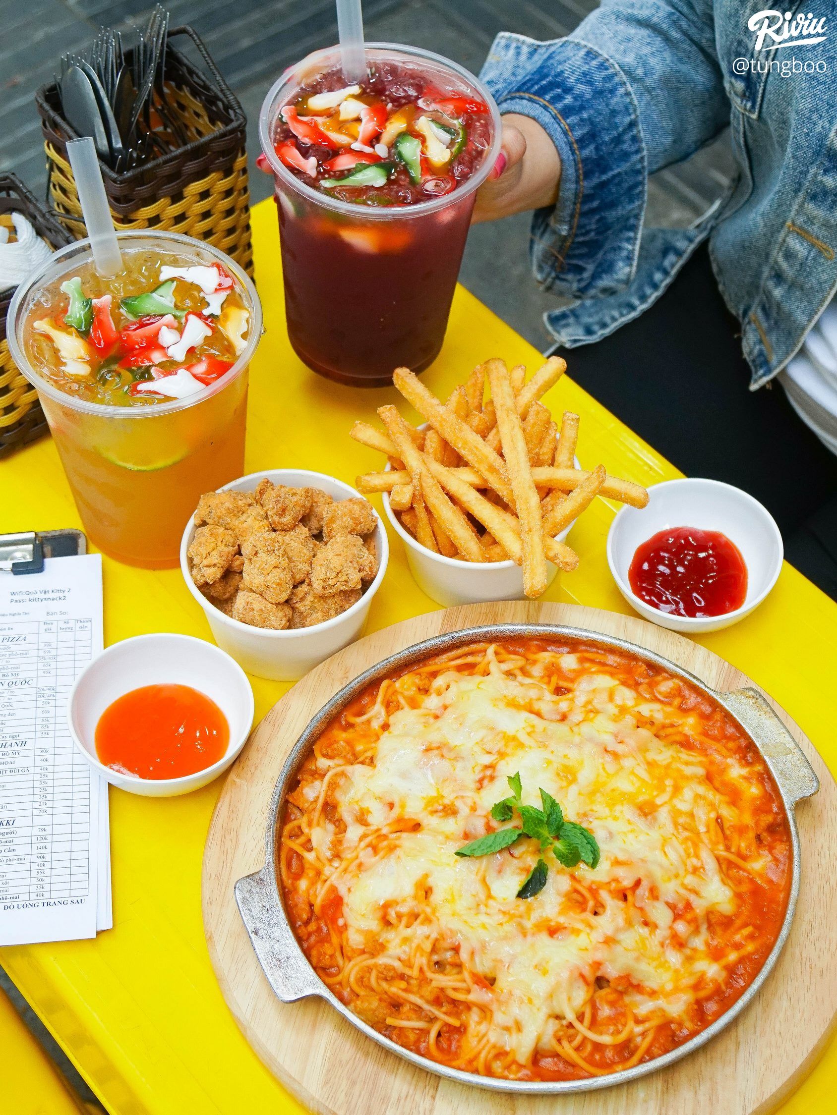 gay sot ca khu cau giay chao spaghetti sieu hot cua quan an vat cong truong - anh 1