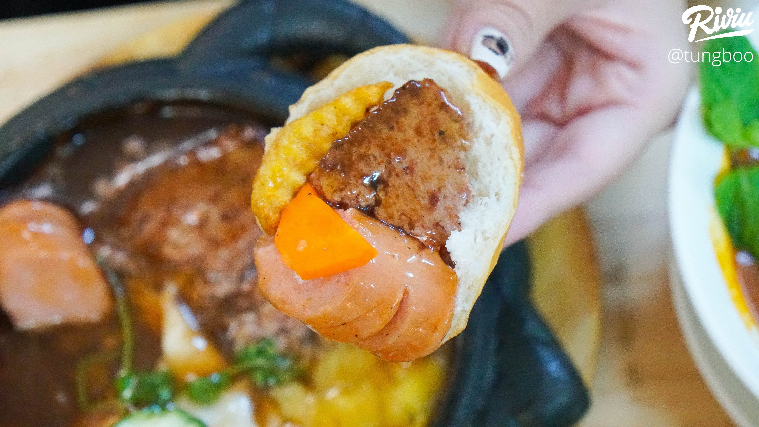 Xèo xèo nóng hổi bánh mì chảo 35k mới tinh của thổ địa Đống Đa - ảnh 17 xeo xeo nong hoi banh mi chao 35k moi tinh cua tho dia dong da - anh 17