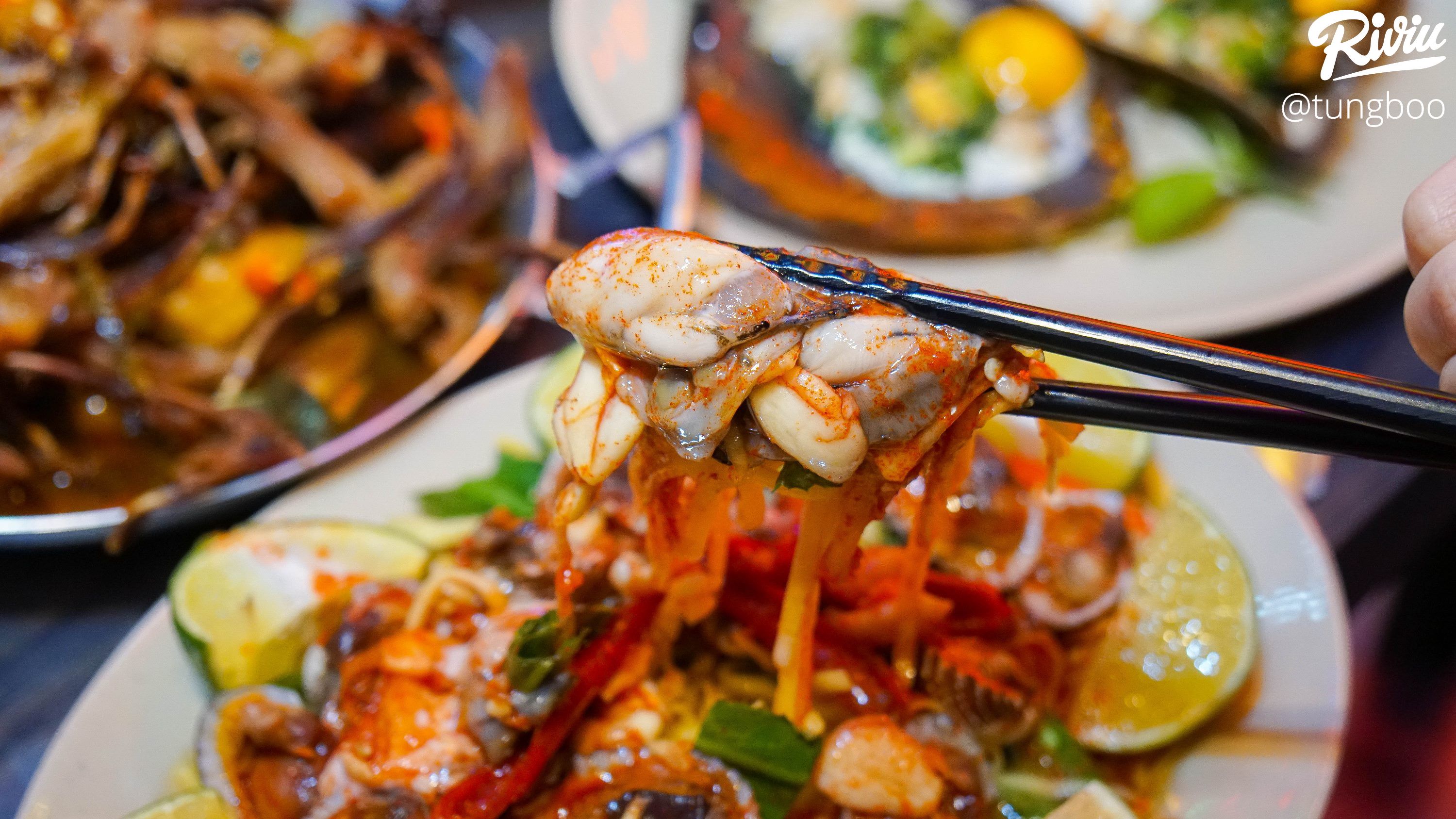 xap xinh quan oc mo xuyen dem cho team co truong khu thai ha - anh 24