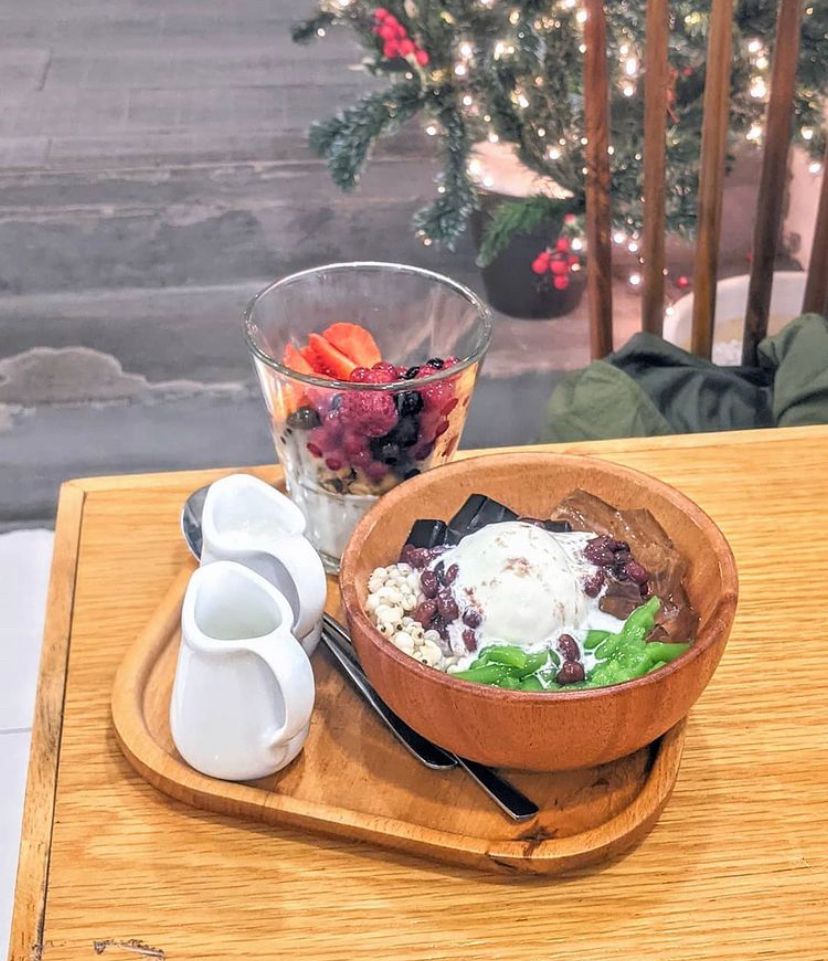 Oromia Coffee & Lounge - Cafe xinh xắn trong con hẻm nhỏ