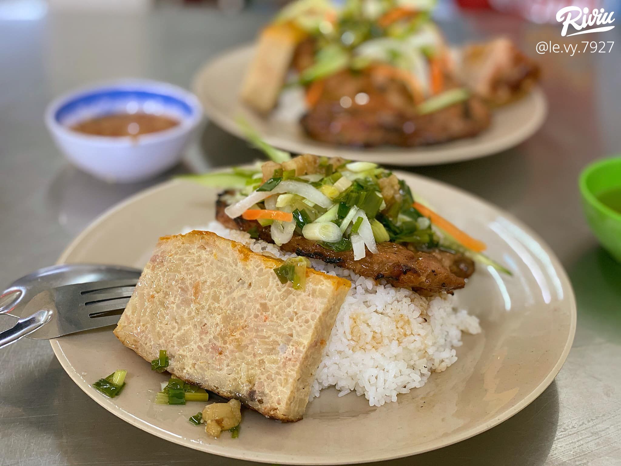 Gần 10km cho 1 dĩa cơm tấm. Có xứng đáng không? về Cơm tấm Ba Há | riviu.vn