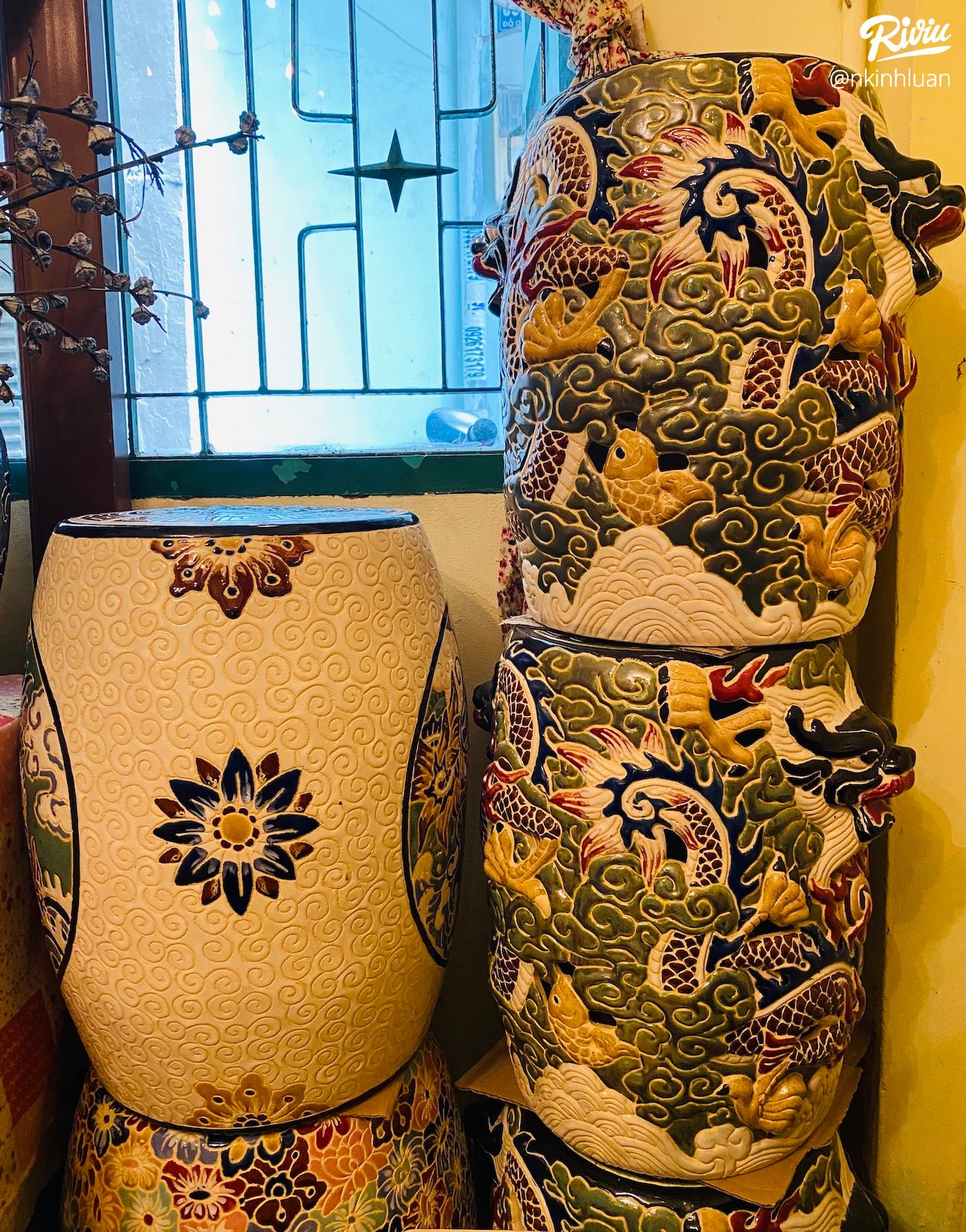 ghe tham nha cua ngoai - moc mac, thuan tuy va dam chat hoai niem  - anh 2