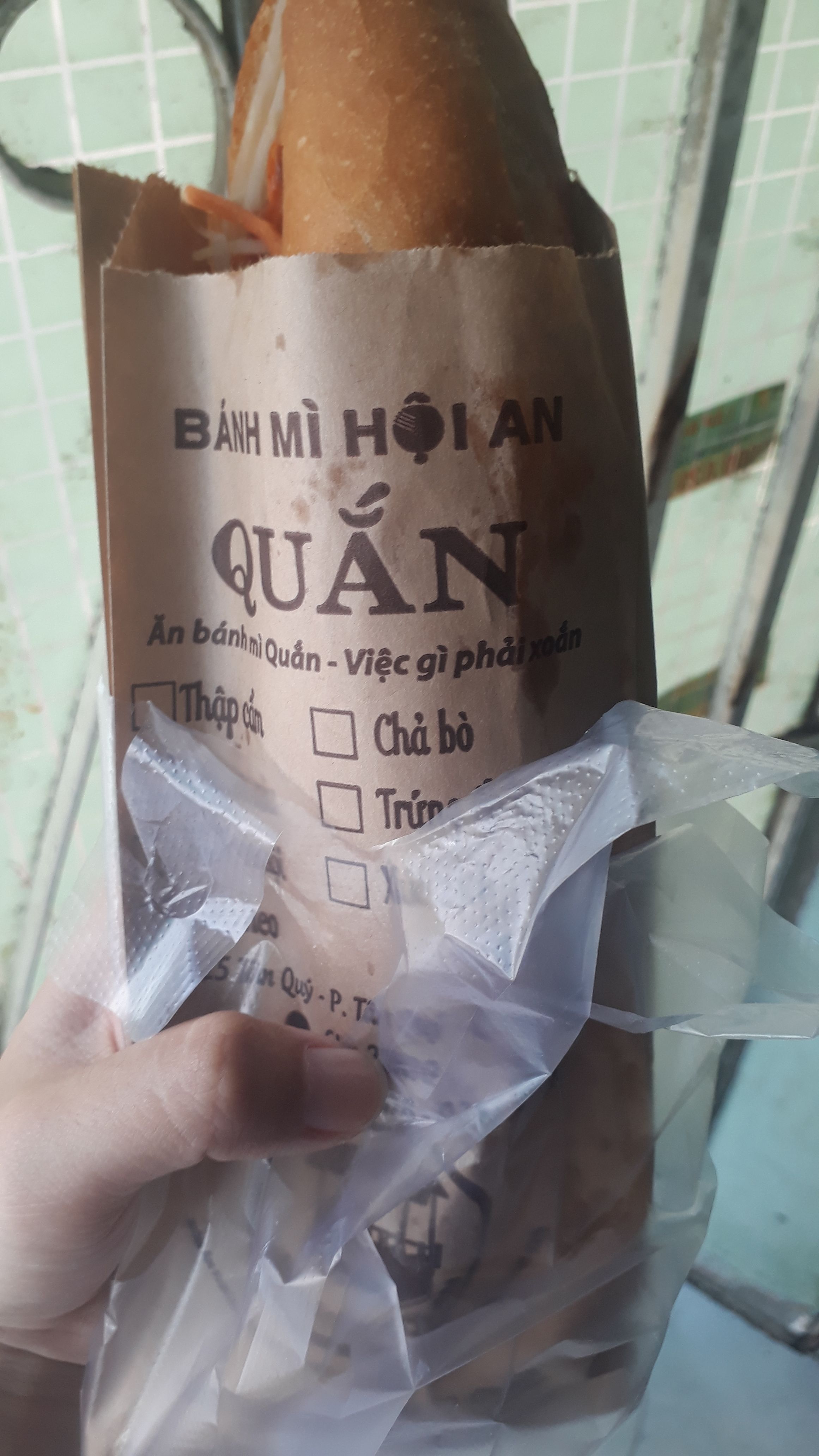 Bánh mì Hội An Quắn