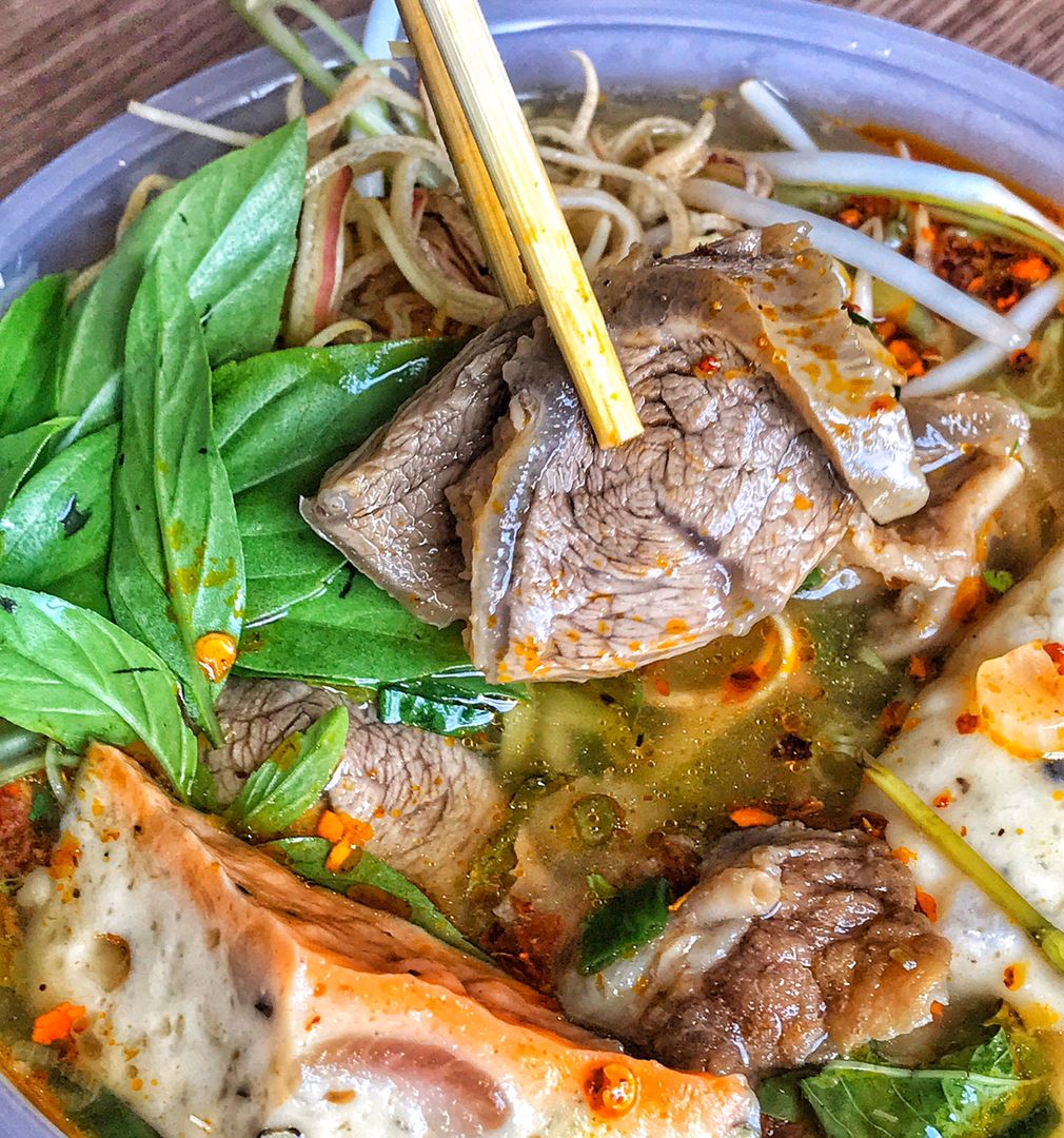 Canh me order Grab để ăn tô bún bò chưa tới 35k :)))