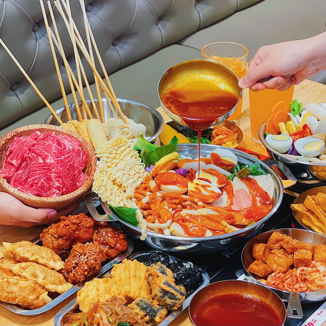 Buffet 99k/ 1 người - Từ 01/04 đi từ 2 người rinh ngay phần thịt đùi gà chất lượng ⁉️⁉️⁉️