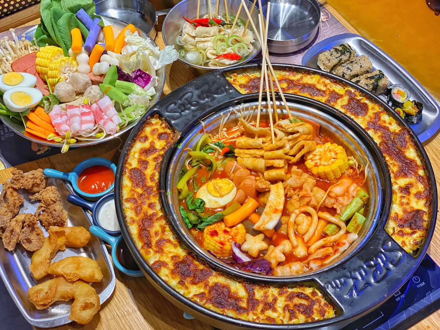 Ai chơi hệ Tokbokki thì nhào vô Spicy Box ăn siu đã siu no CHỈ 67K 1 NGƯỜI‼️‼️‼️