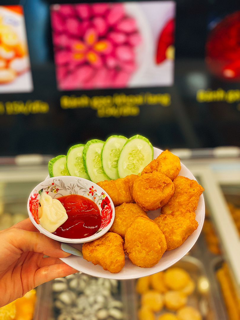 ĂN LẨU XIÊN QUE MÀ TẶNG GÀ NUGGET MIỄN PHÍ ????