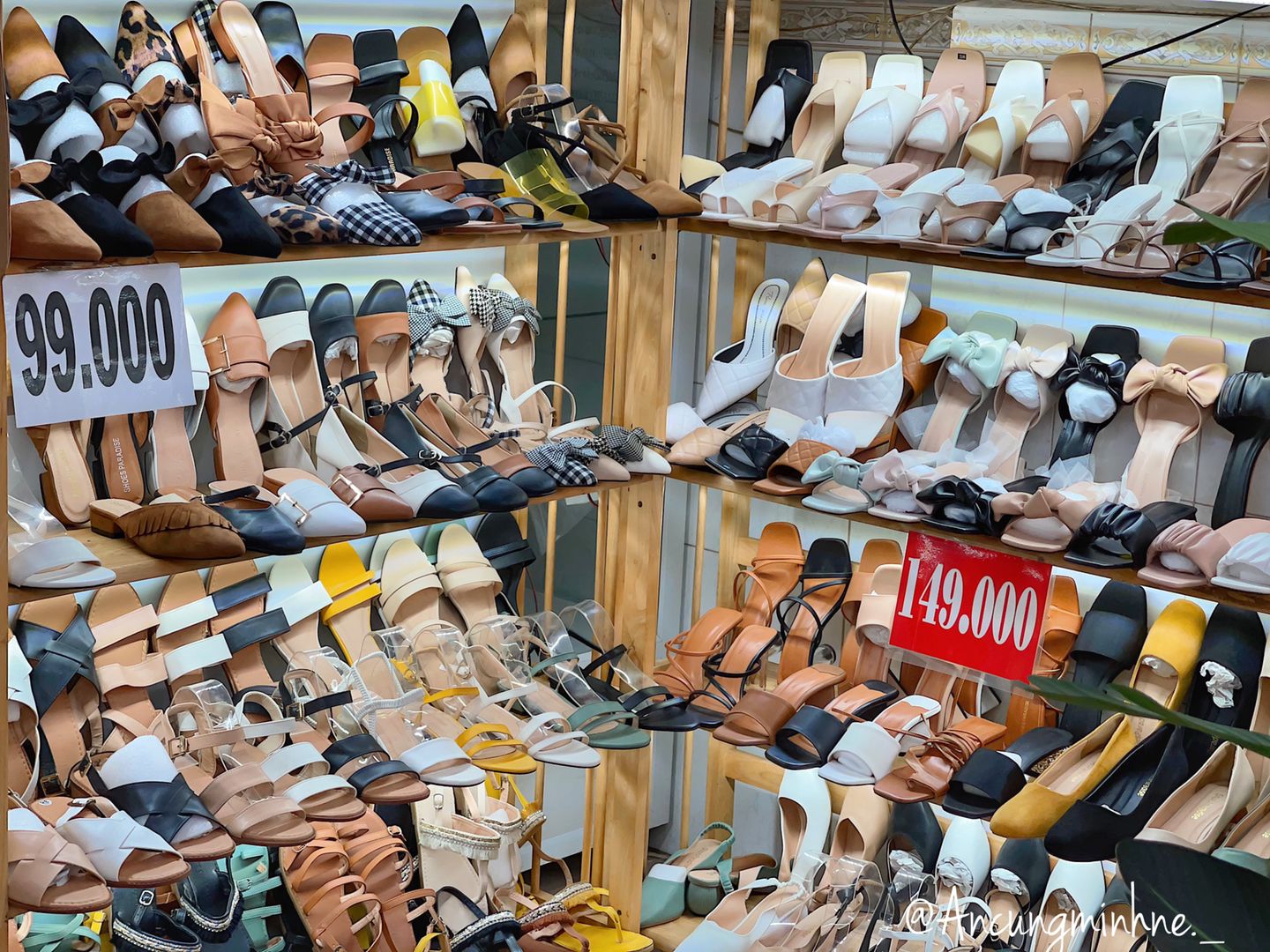 SHOPPINGGG CHƠI LỄ TẠI SHOES - SALE ĐẾN 70% CÁC SẢN PHẨM CHỈ CÒN TỪ 59K