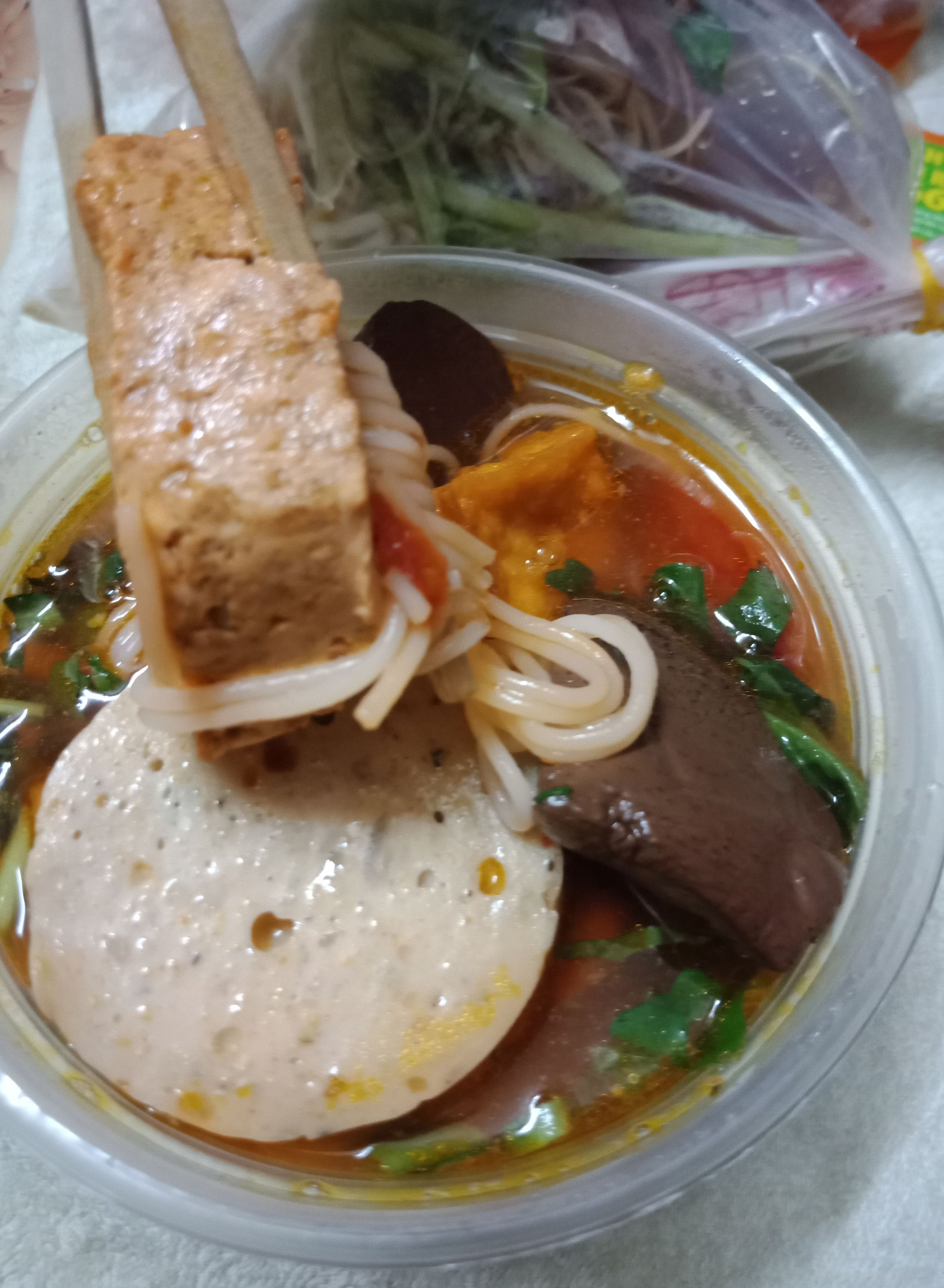 BÚN RIÊU CUA - QUÁN 66 TRẦN BÌNH TRỌNG