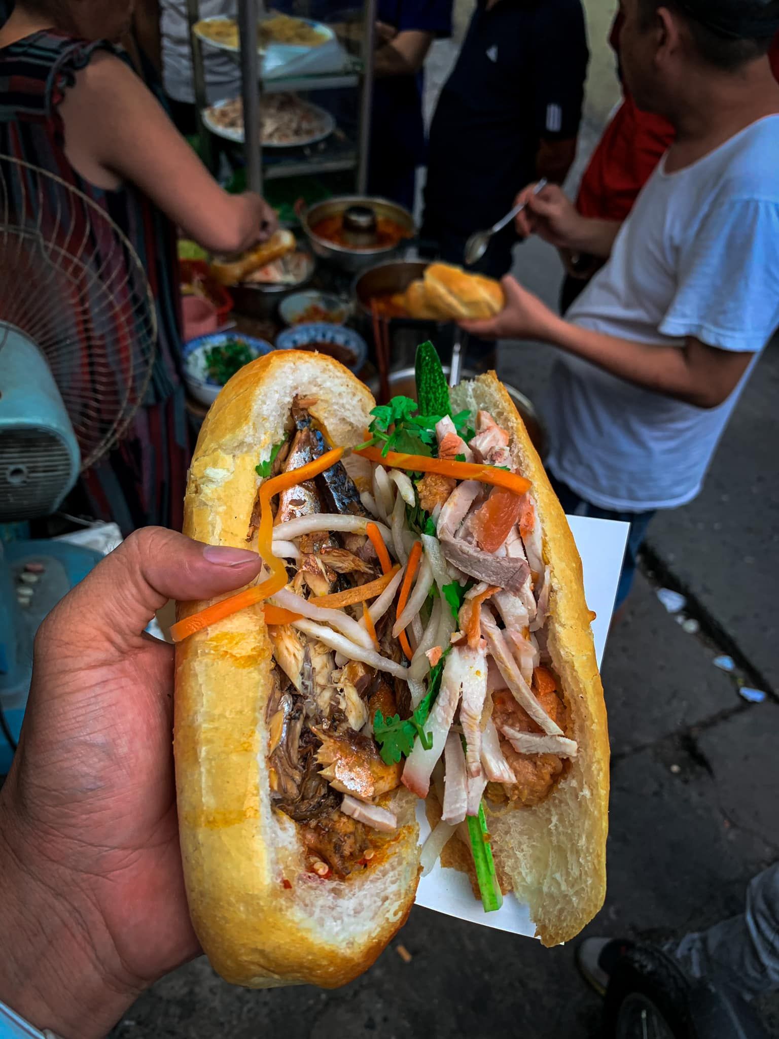 Bánh mì cá nục 20k