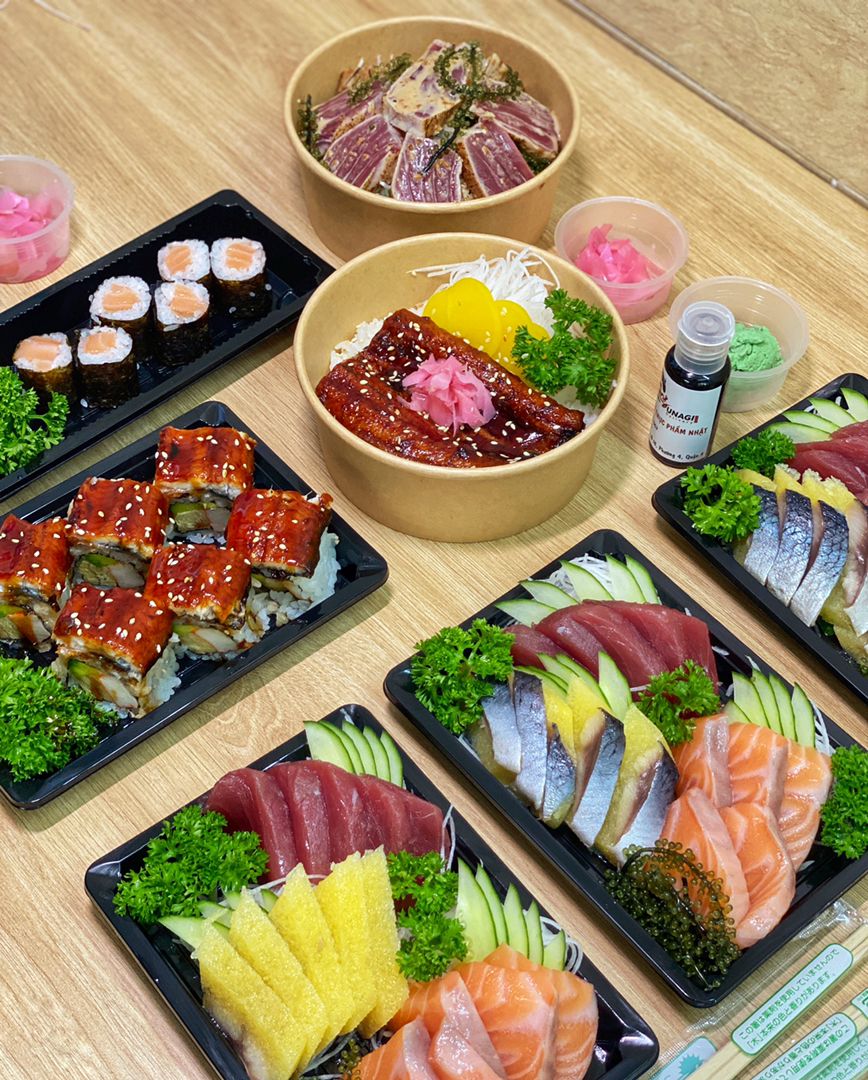 Thoả cơn thèm với Sushi ( Sashimi ) bán mang về, ở nhà vẫn ăn ngon như ngoài tiệm.