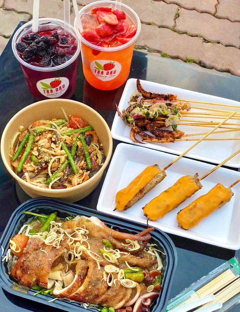 Chưa thể đi Thái Lan thì mình “enjoy cái moment” Food Street ở Sài Gòn hen.