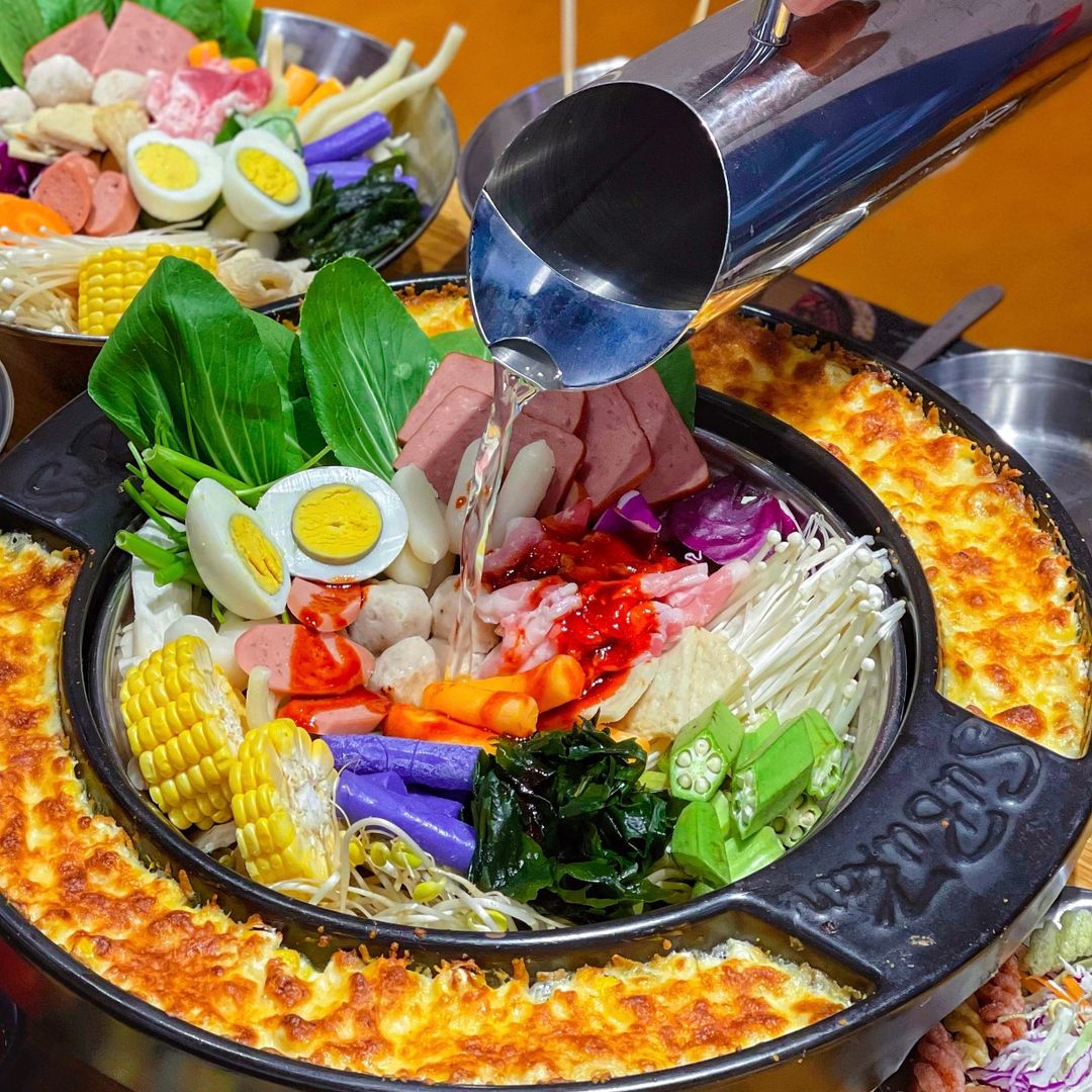 MỘT NGƯỜI CẦM 97ka ĐI NHÓM 4NGƯỜI ĂN BUFFET THẢ GA COI BỘ ĐƯỢC NHA ????