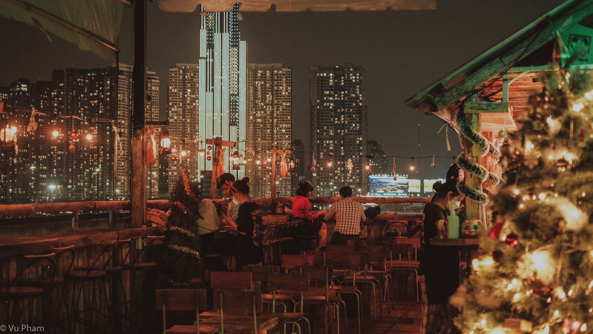 MỘT CHIẾC ROOFTOP VIEW SÔNG SG NGẮM LANDMARK 81 CỰC ĐỈNH????????????