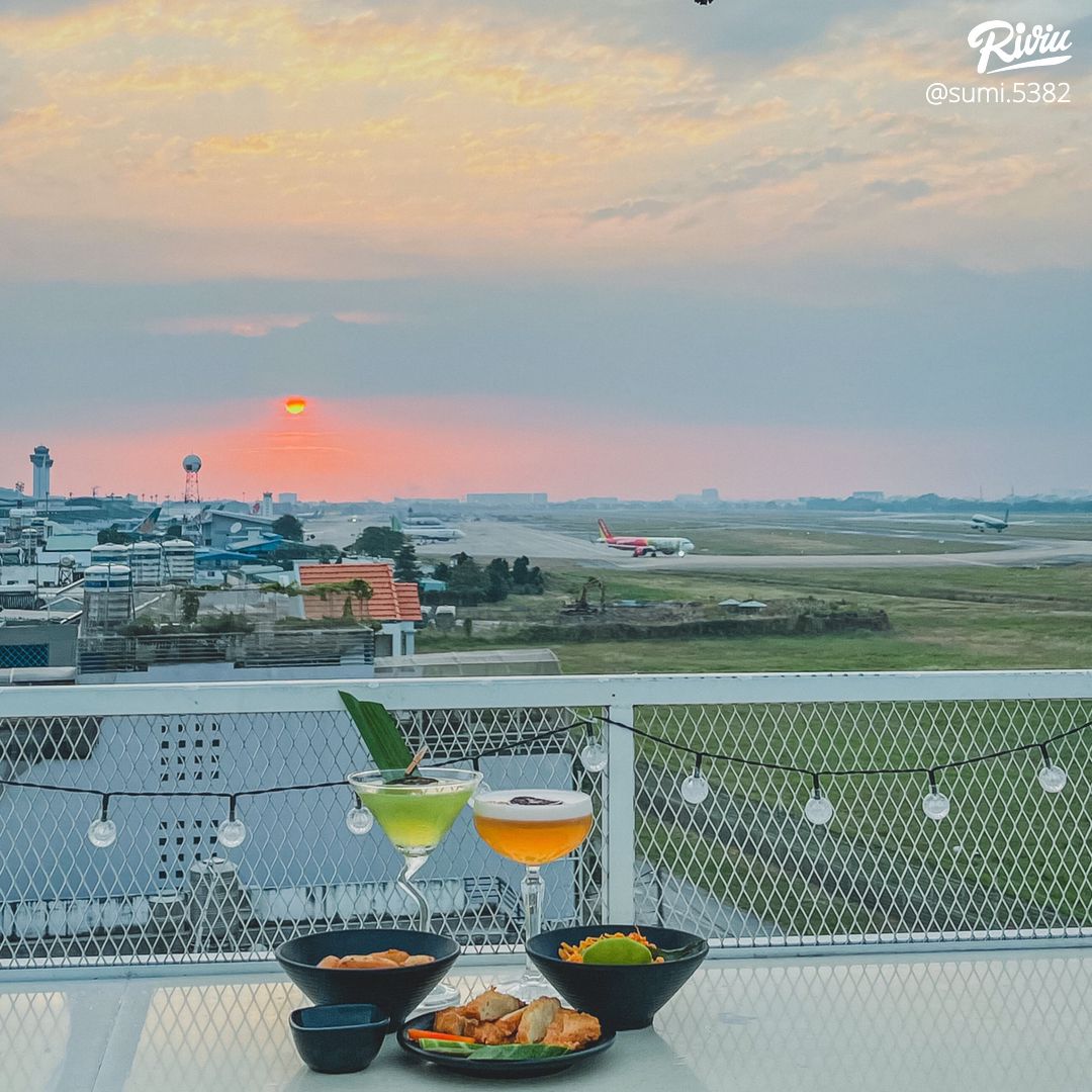 V Heli Hub Rooftop Riviu vn