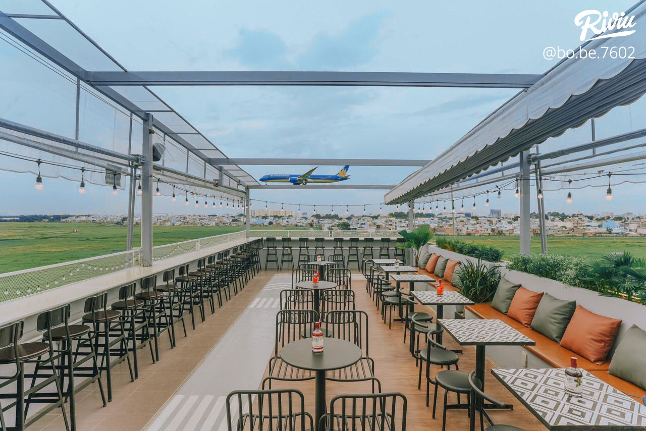 V Heli Hub Rooftop Riviu vn