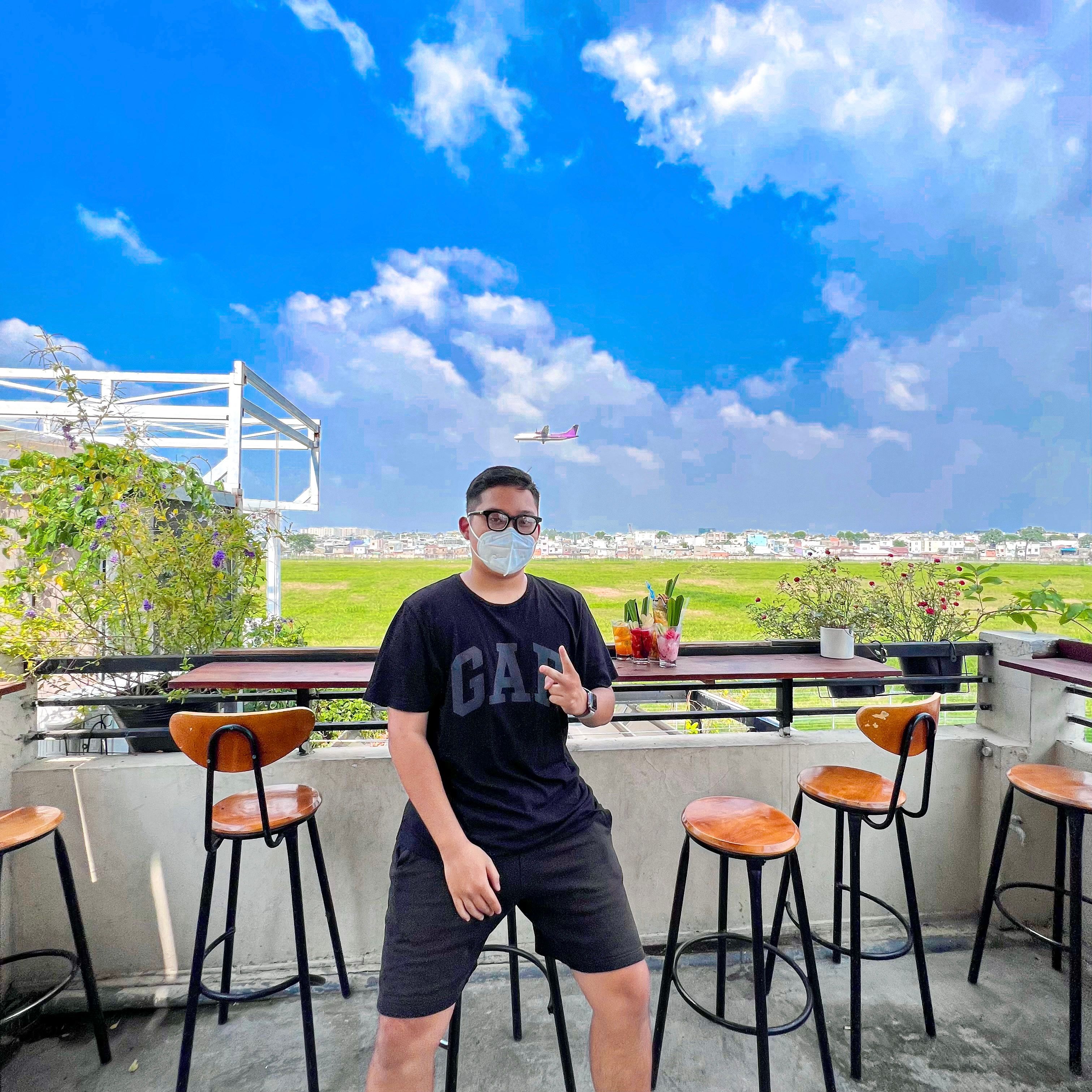 QUÁN CAFE CÓ VIEW NGẮM MÁY BAY SIÊU ĐỈNH 