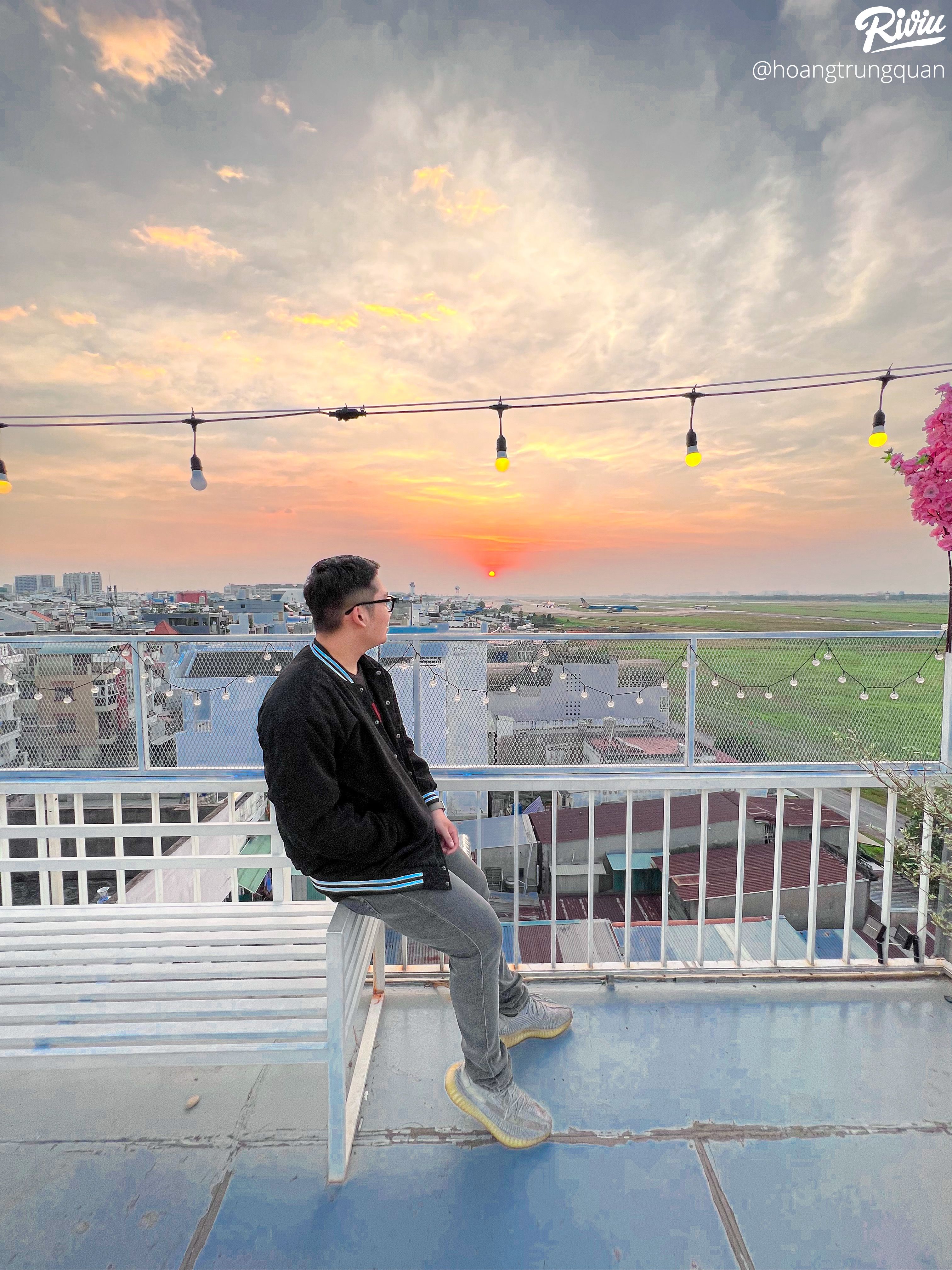 ROOFTOP NG M HO NG H N V M Y BAY C C NH V Heli Hub Rooftop Riviu vn